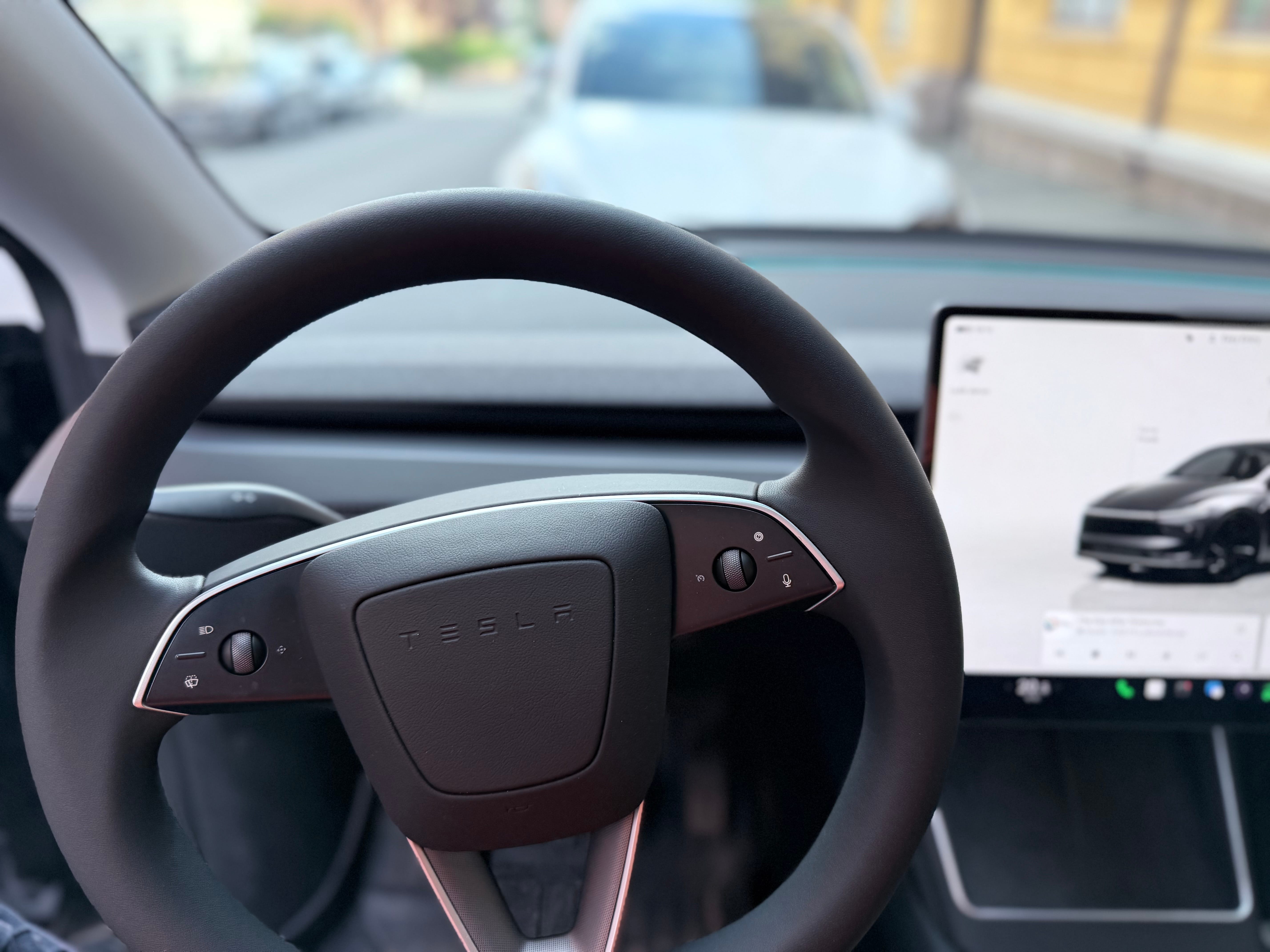 Tesla Model Y Long Range mit Tempomat