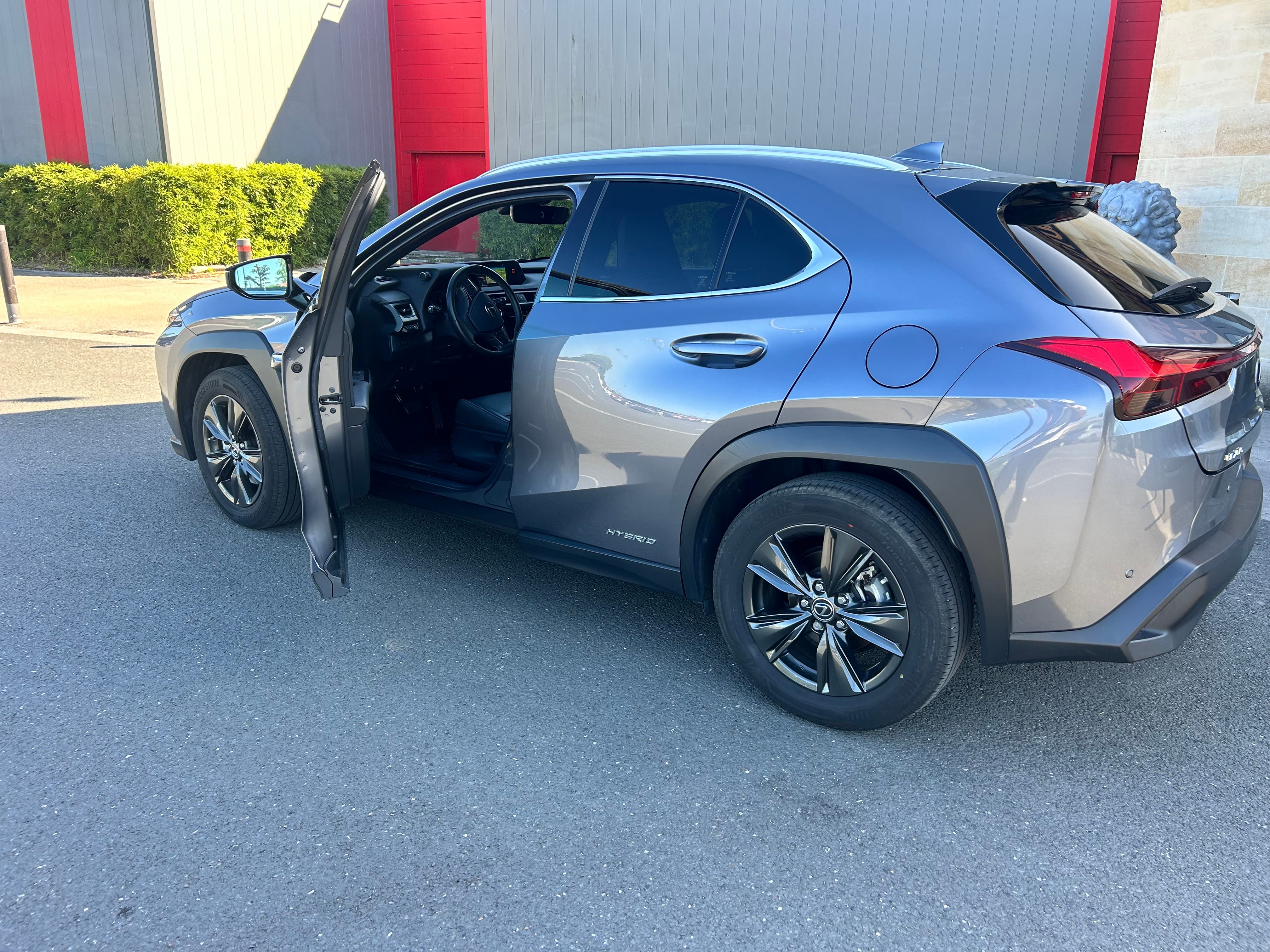 Lexus UX 250h, 2020, Essence 98 / Électrique (hybride), automatique