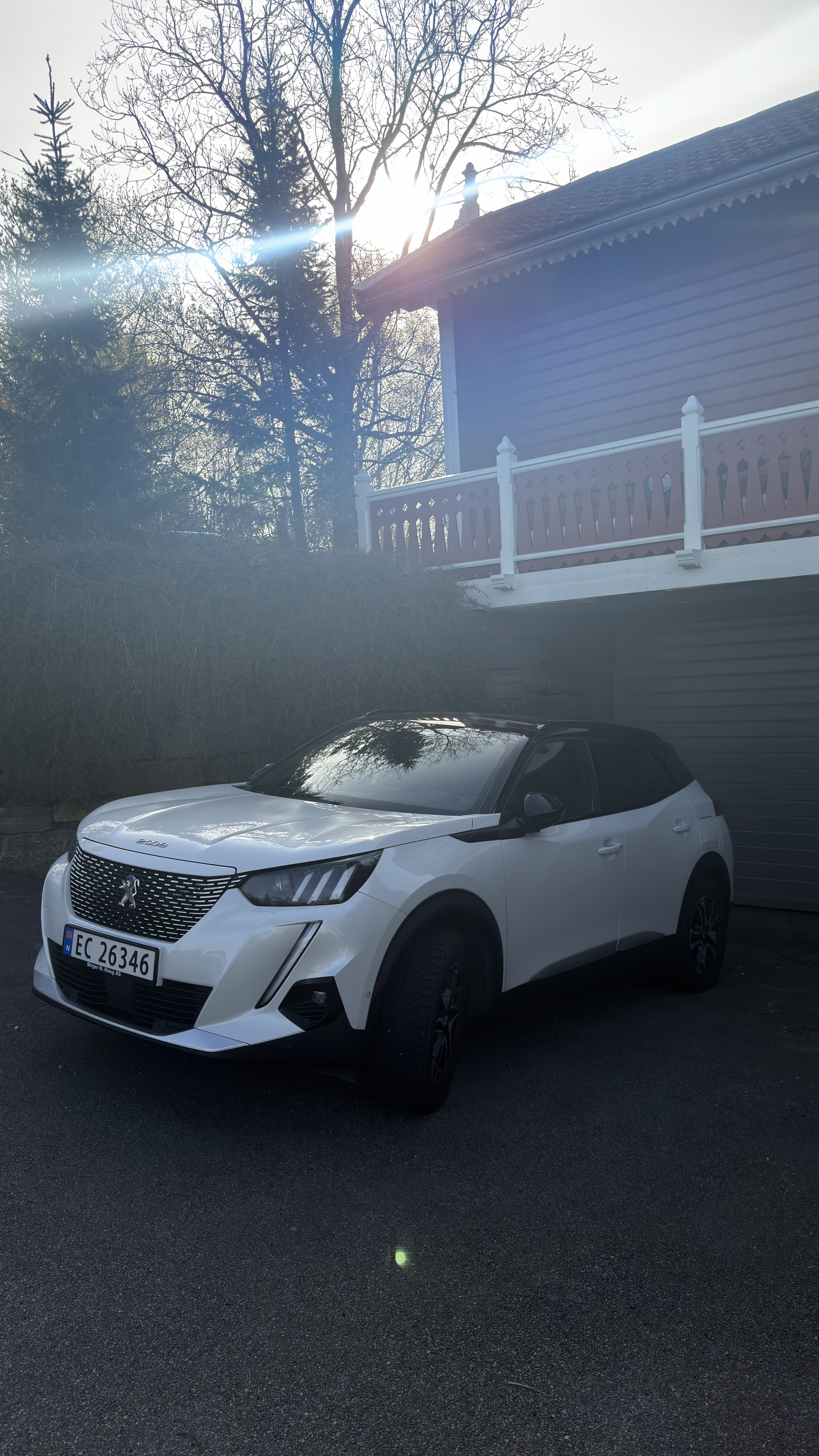 Peugeot e-2008 with Air conditioning