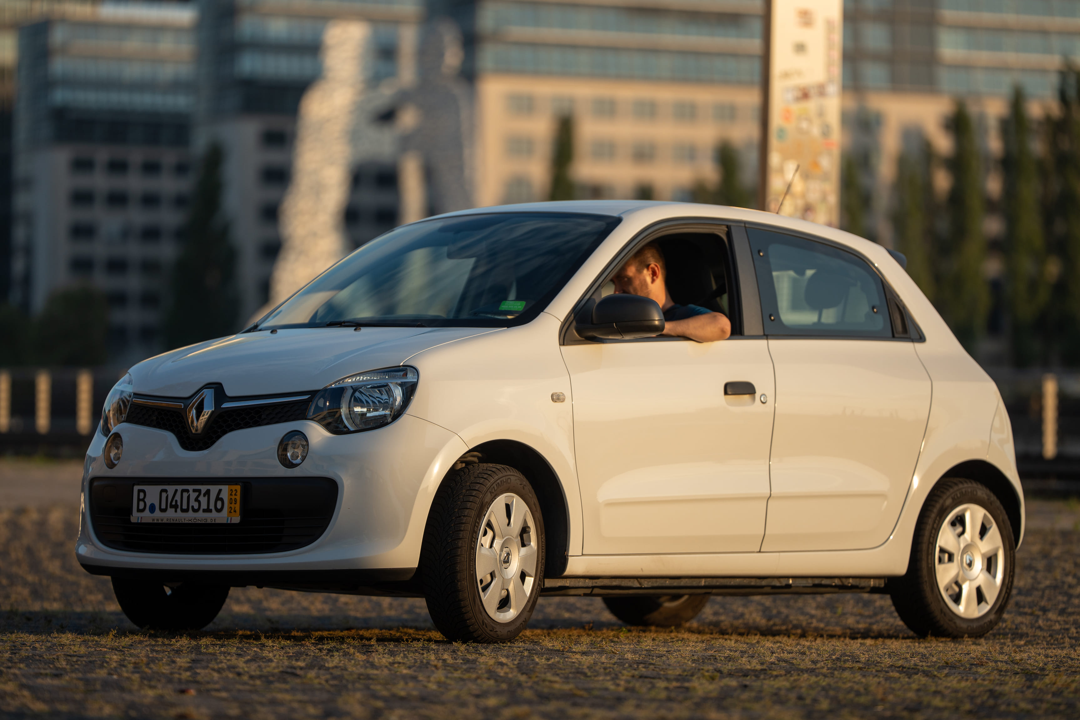 Renault Twingo III with Cruise control