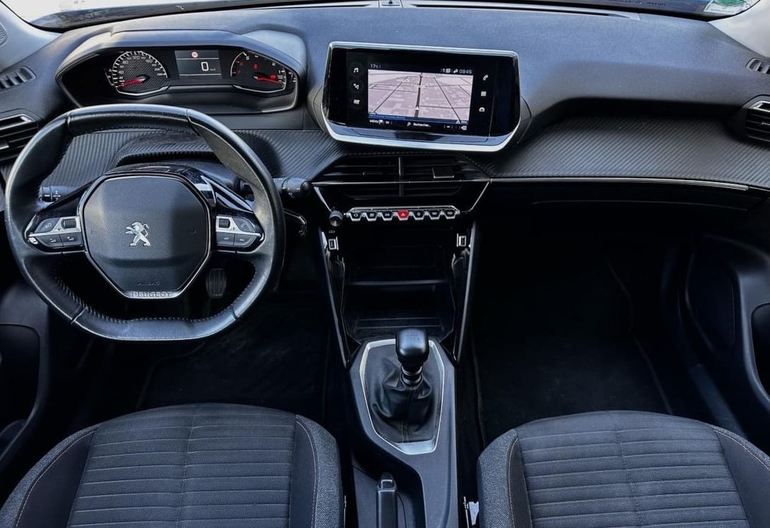 Peugeot 2008 avec GPS
