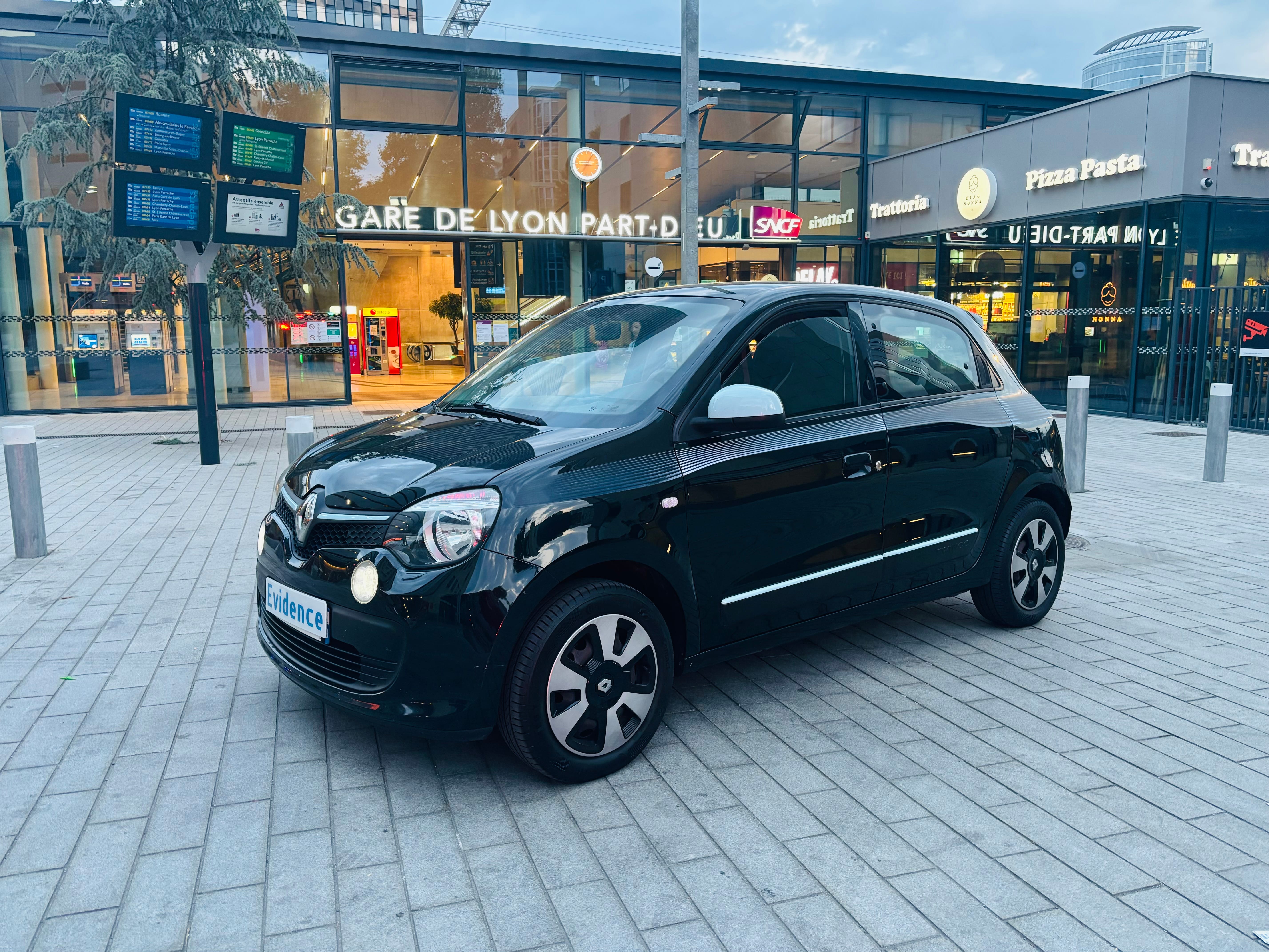 Renault Twingo III Gare Part Dieu, 2015, Essence 98