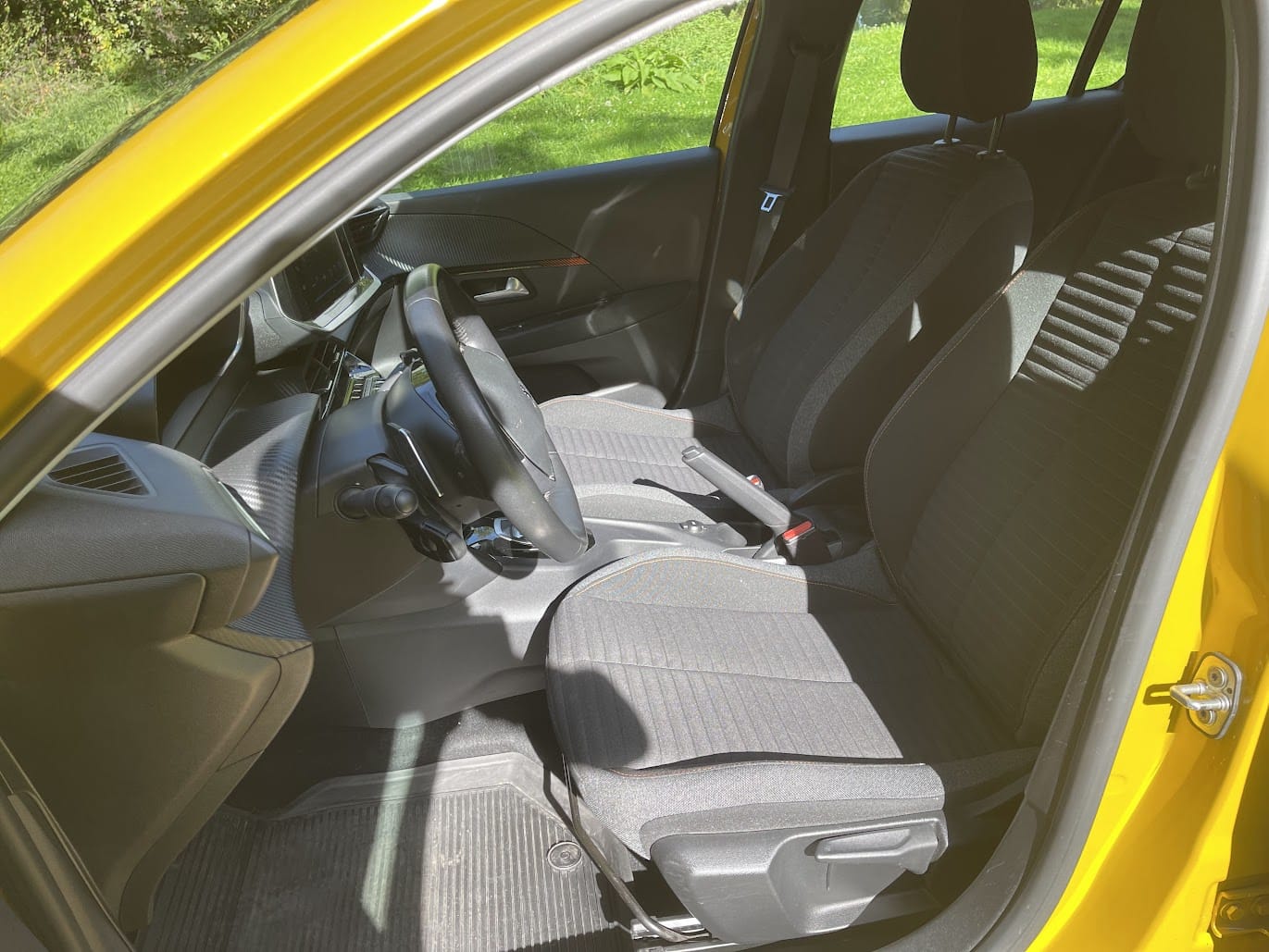 Peugeot 208 Boîte automatique - sièges chauffants avec Android Auto