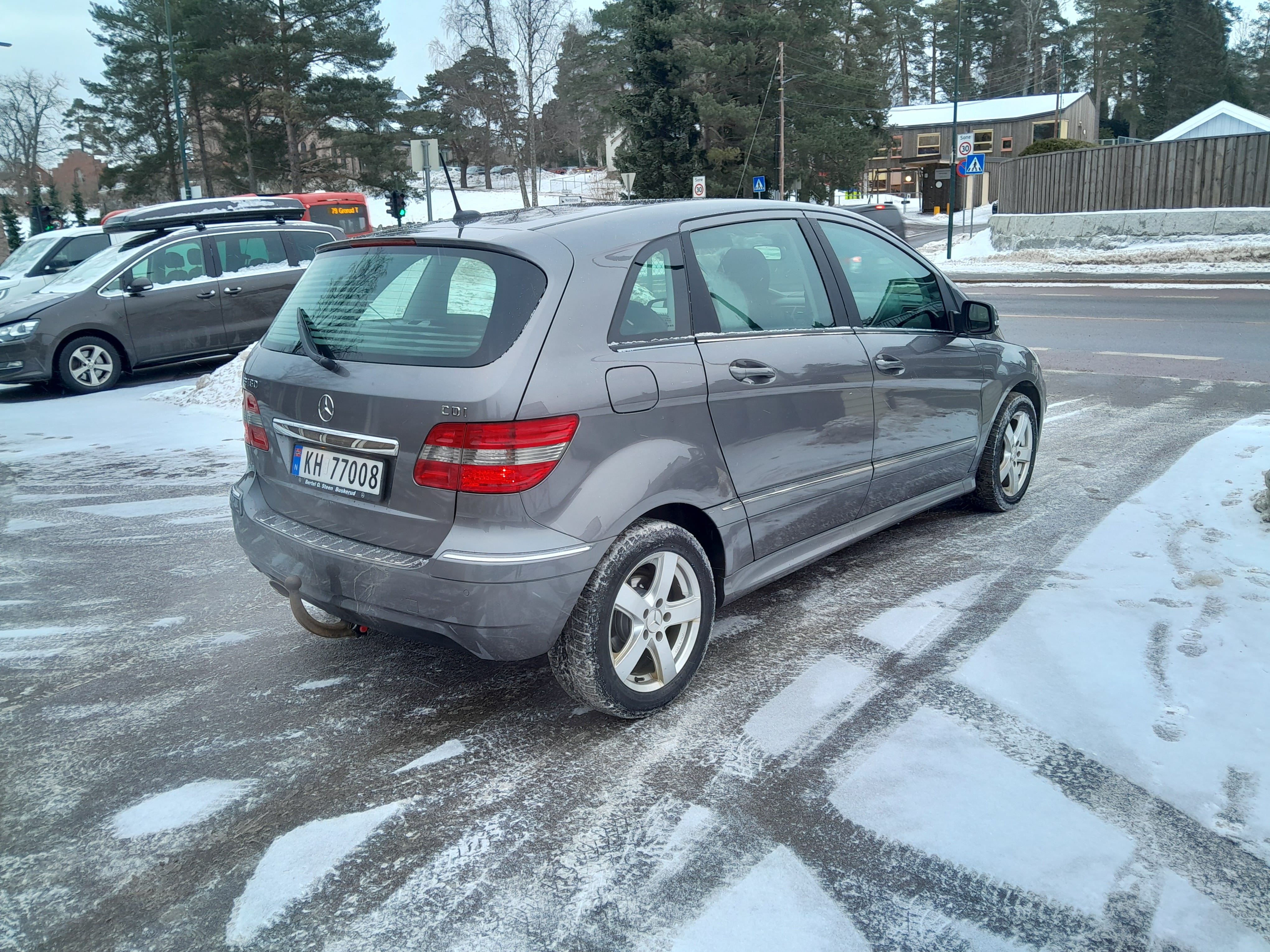 Mercedes-Benz B-Klasse mit Winterreifen