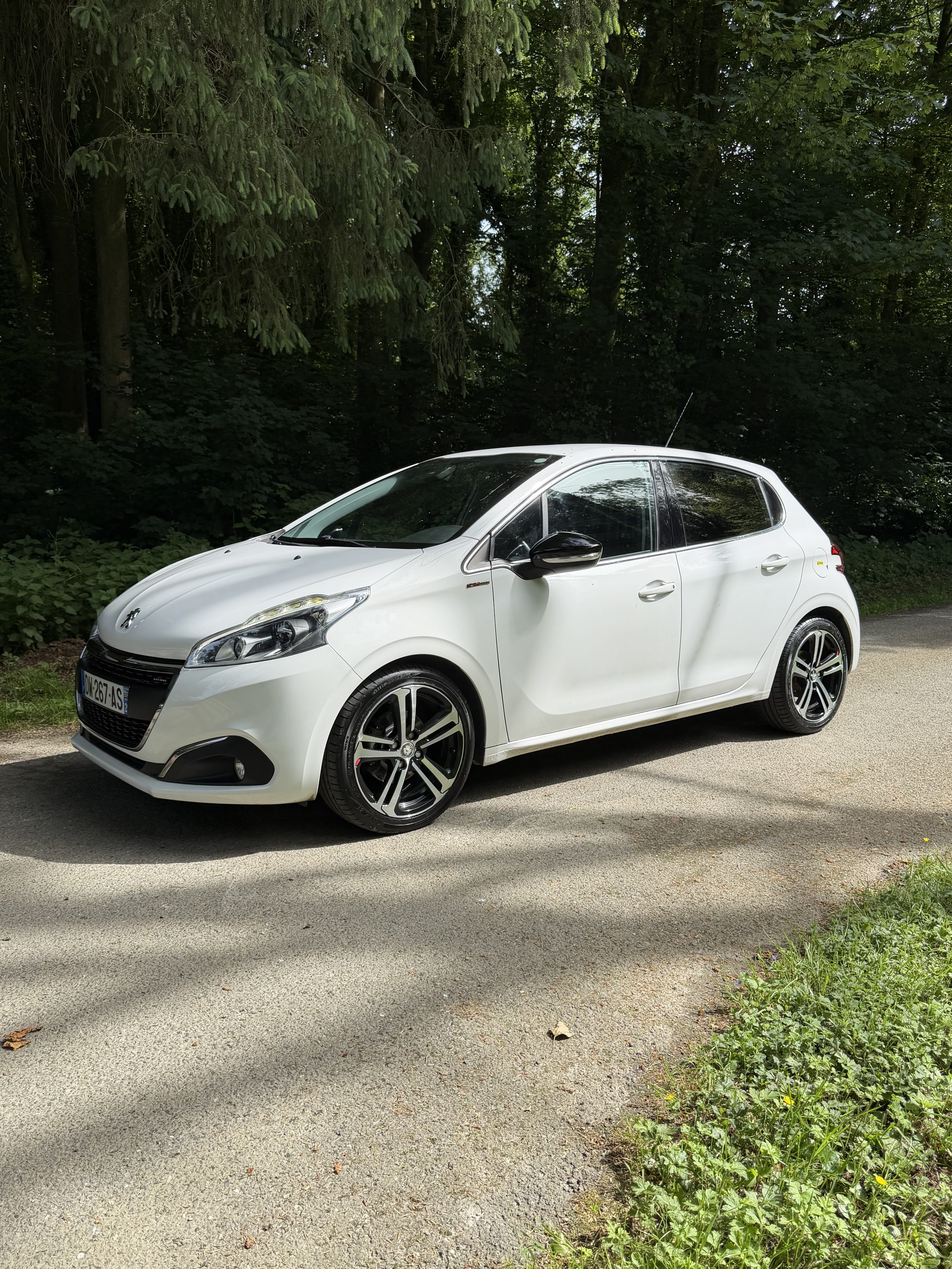 Peugeot 208 GT Line avec Climatisation