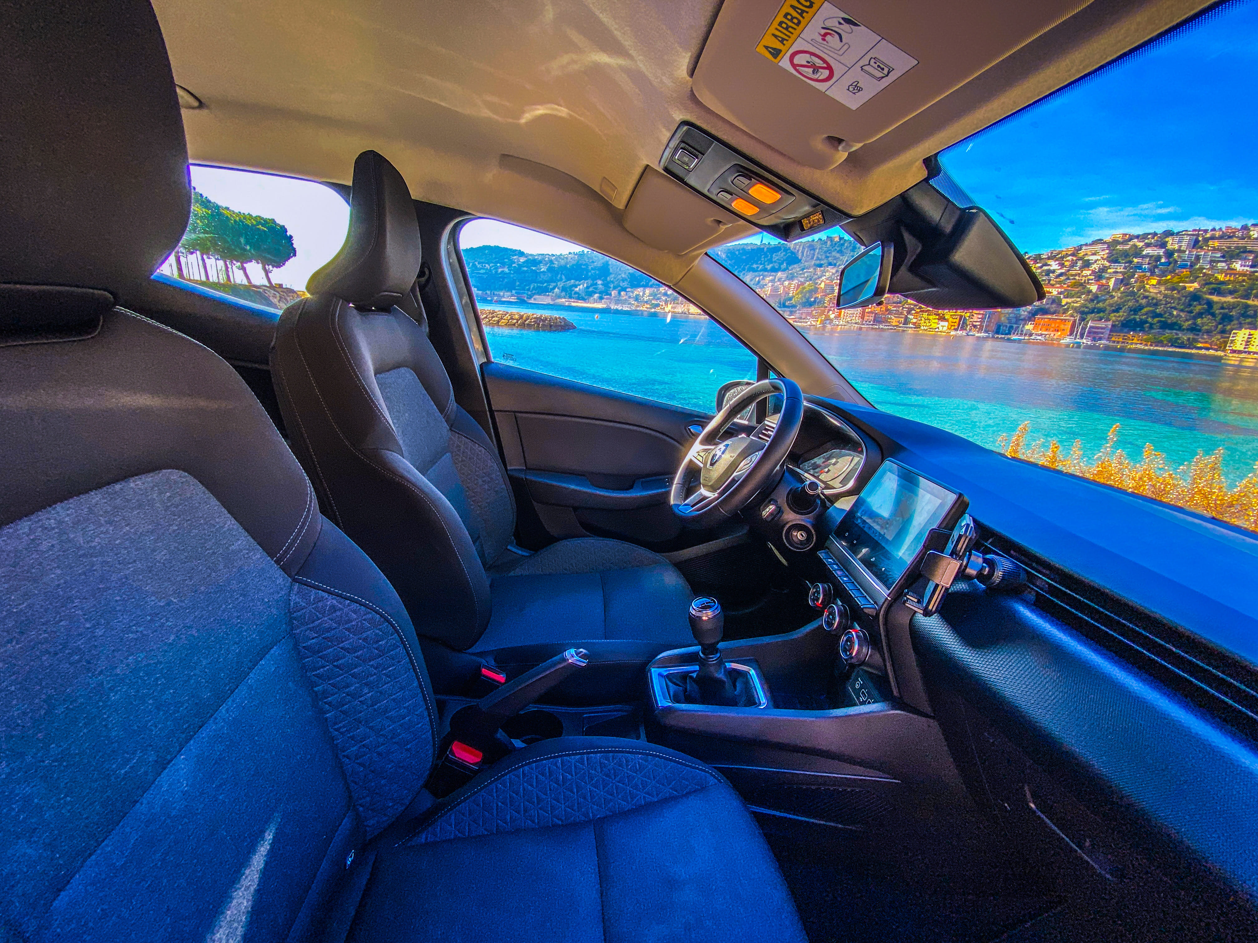 Renault Clio 943 avec Chaines