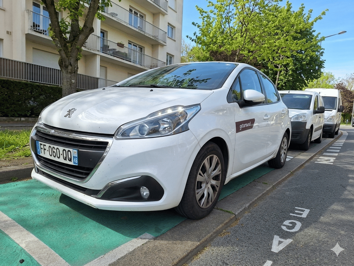 Peugeot 208 FF060, 2019, Essence 95