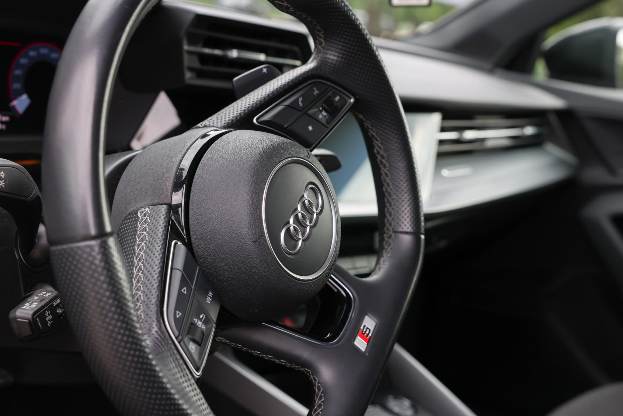 Audi A3 Sportback 2023 noire S Line avec Audio Bluetooth