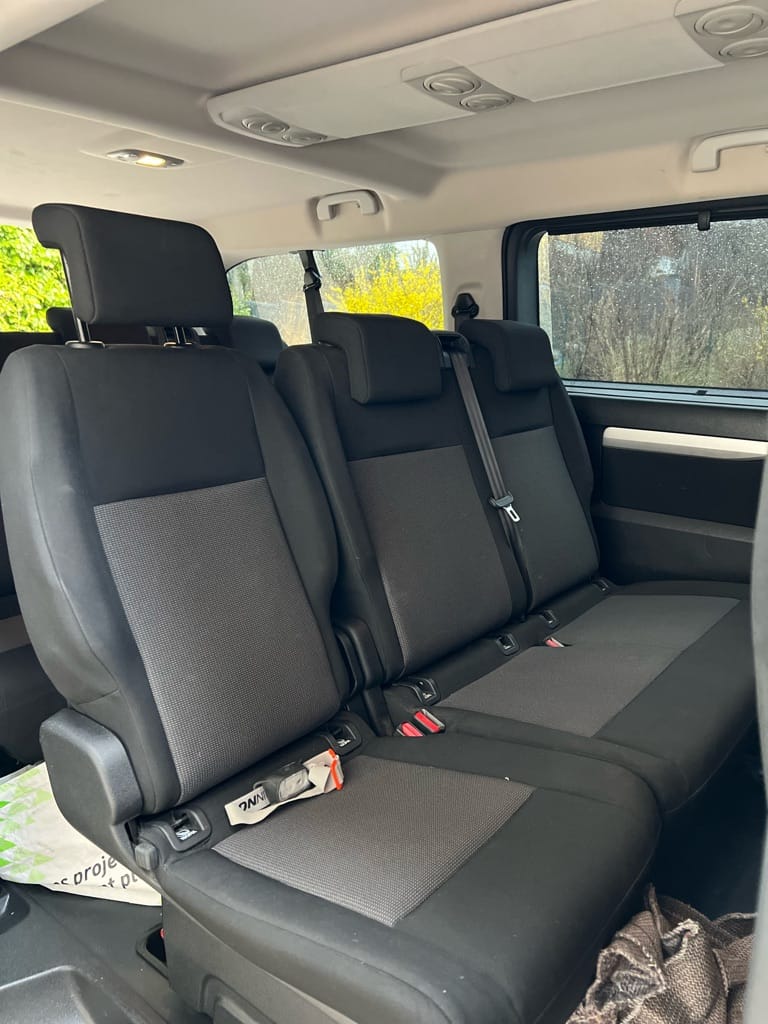 Peugeot Traveller Business avec Entrée audio / iPod