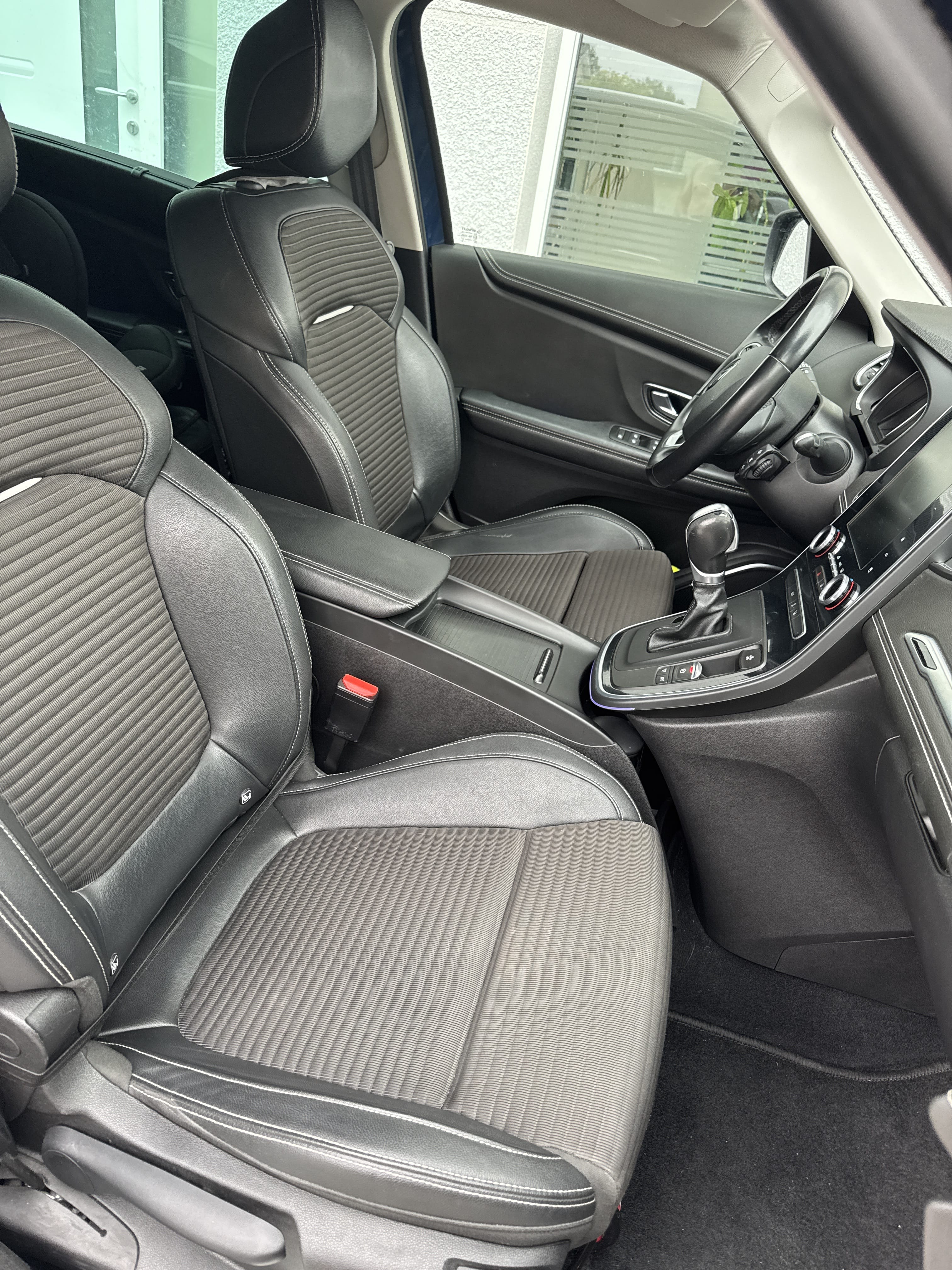 Renault Scenic avec Attelage