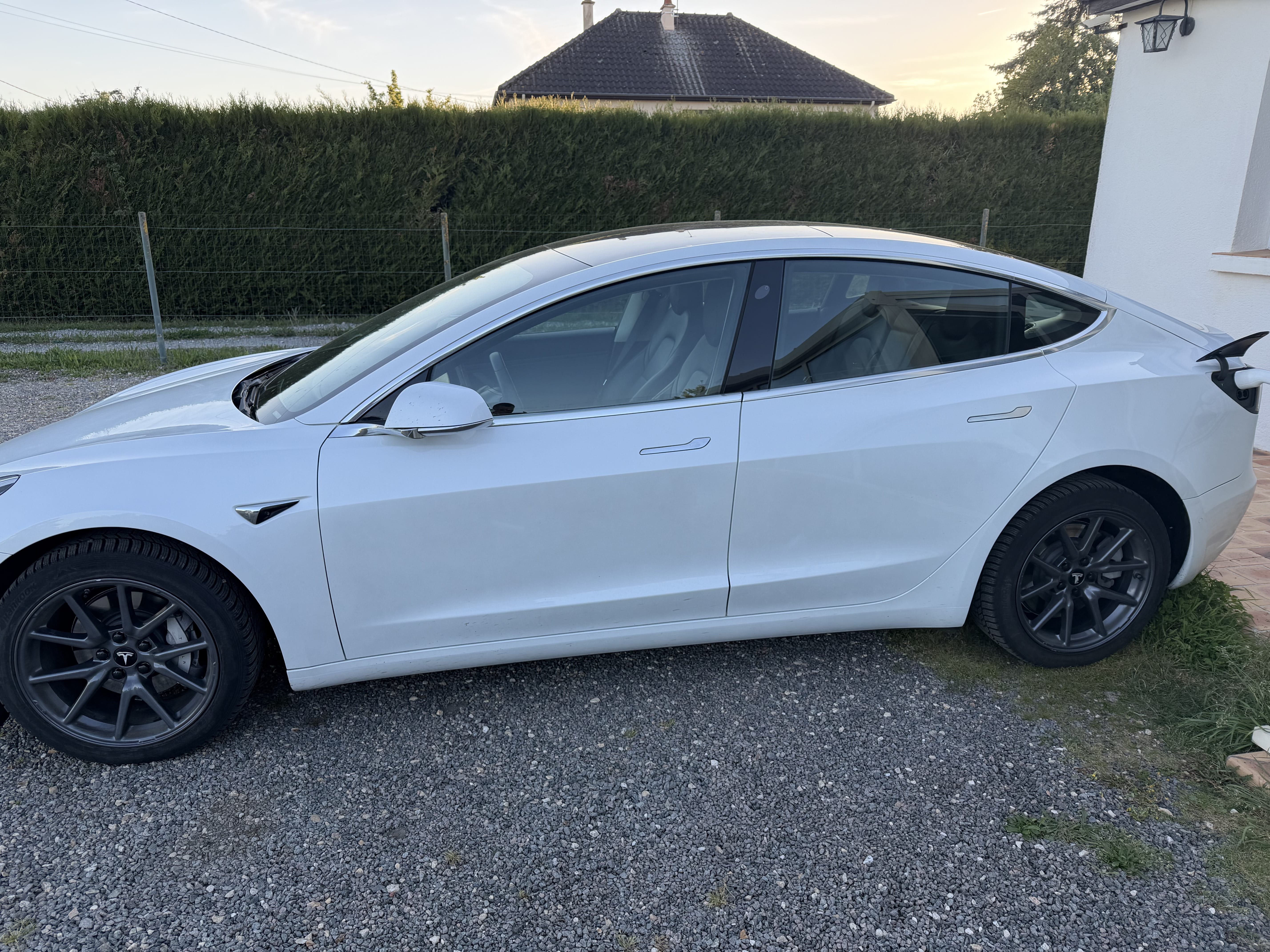 Tesla Model 3 Long Range avec GPS