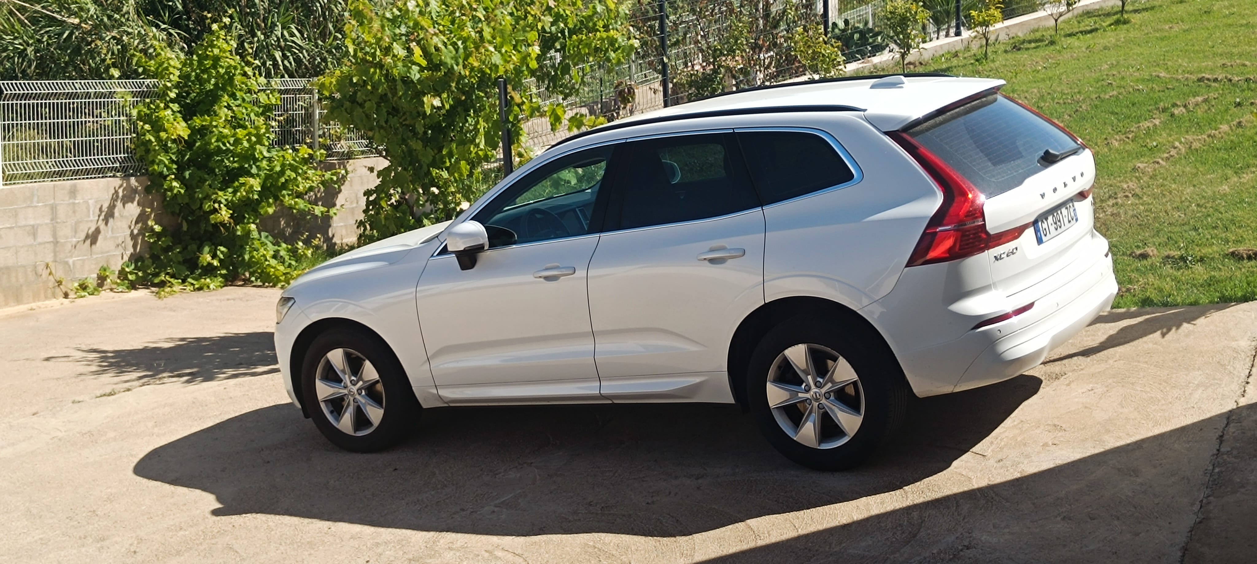 Volvo XC60 2.0 197ch micro hybride avec Climatisation