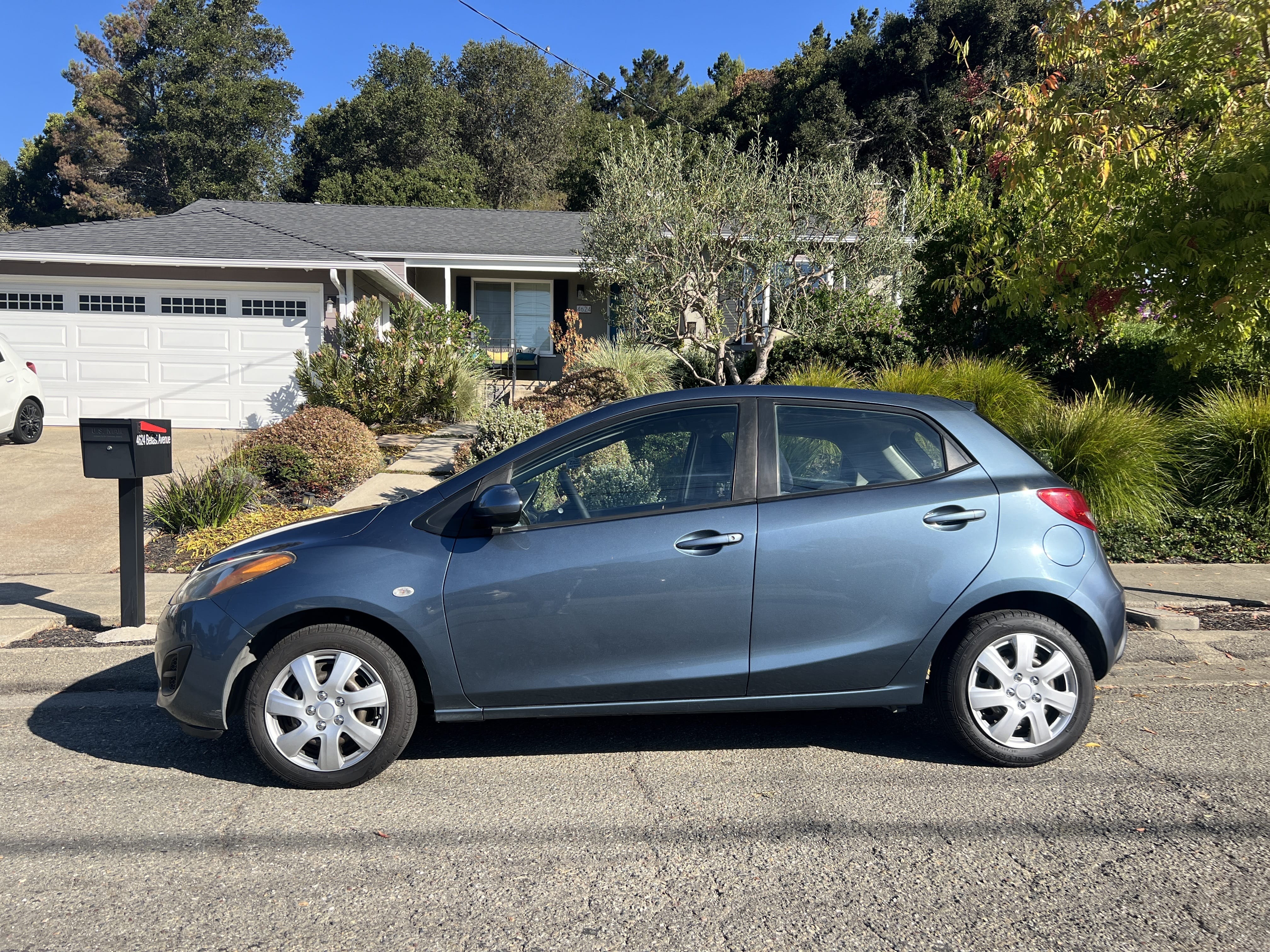 Mazda Mazda2 Sport with Air conditioning