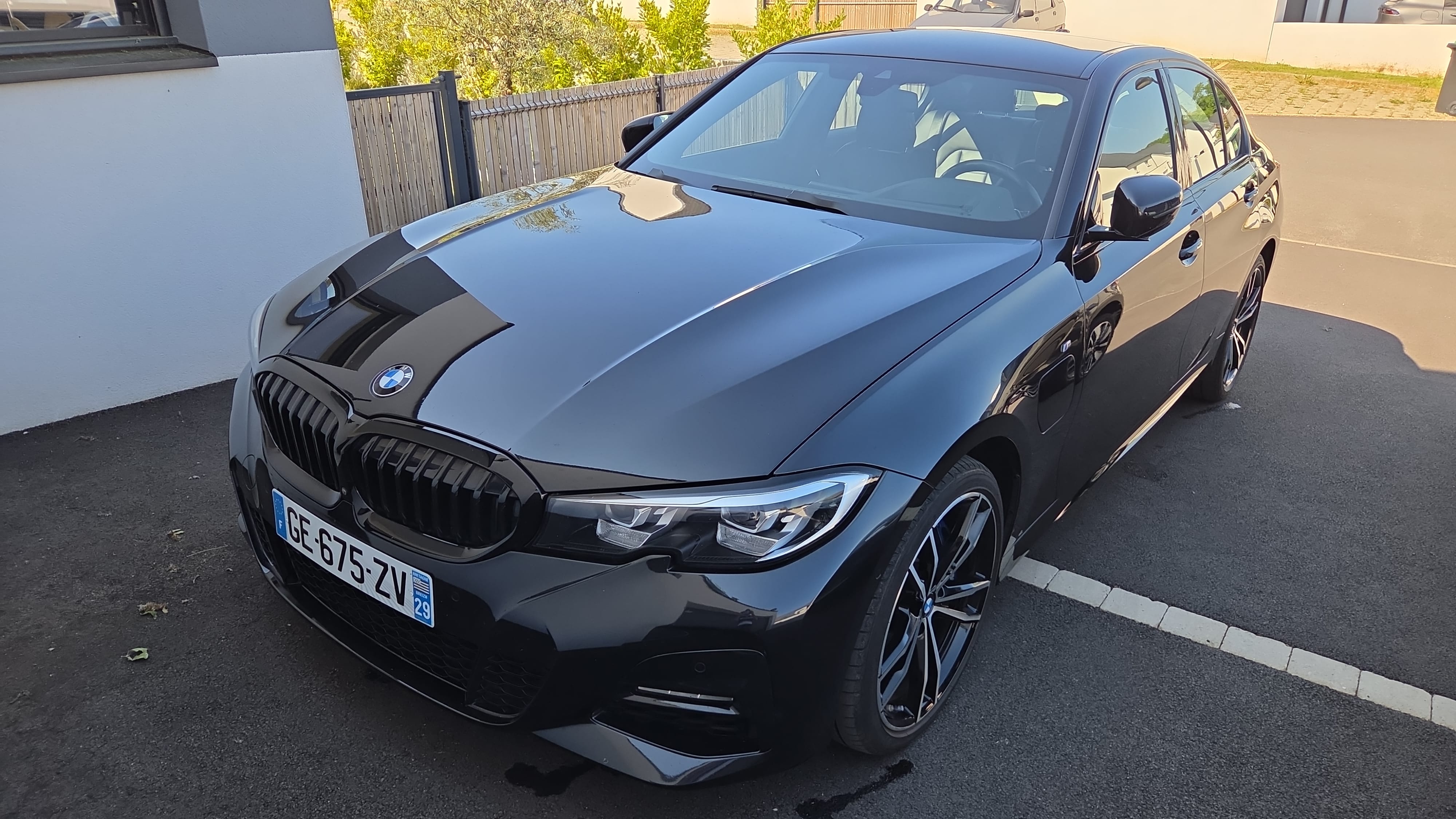 BMW Série 3 330e iPerformance, 2021, Essence 95 / Électrique (hybride), automatique