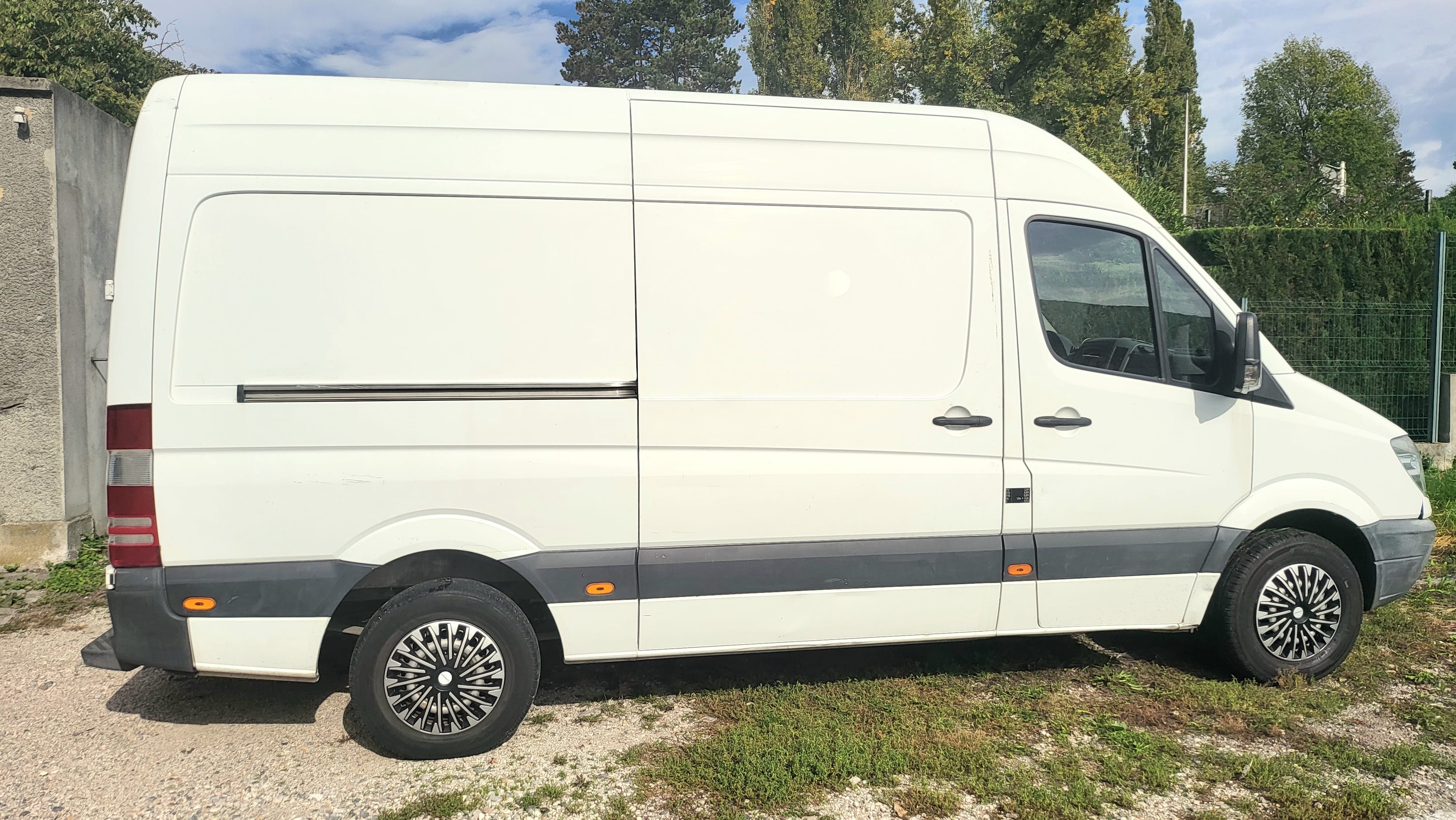 Mercedes-Benz Sprinter 13m3 avec GPS