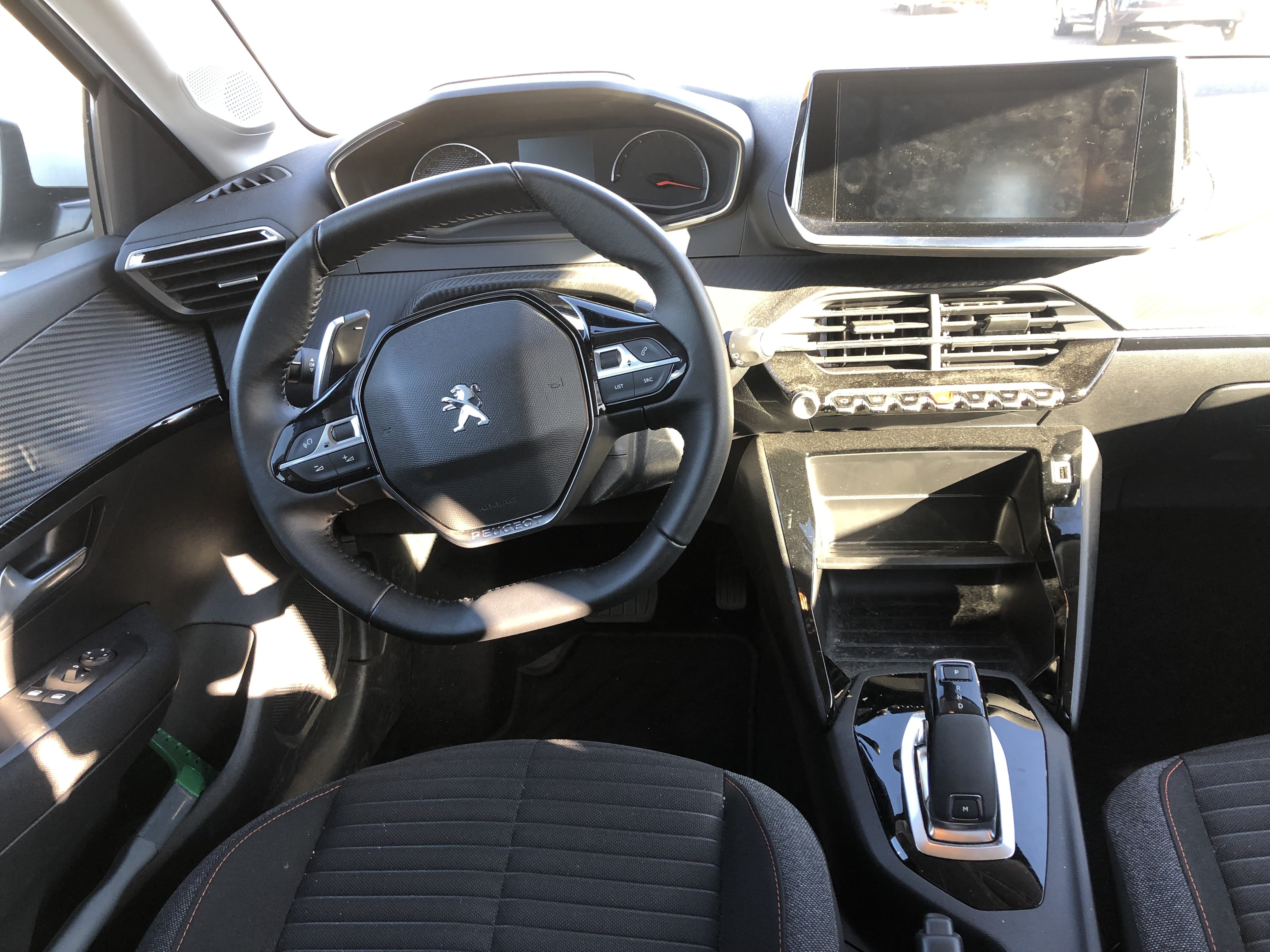 Peugeot 208 avec Entrée audio / iPod