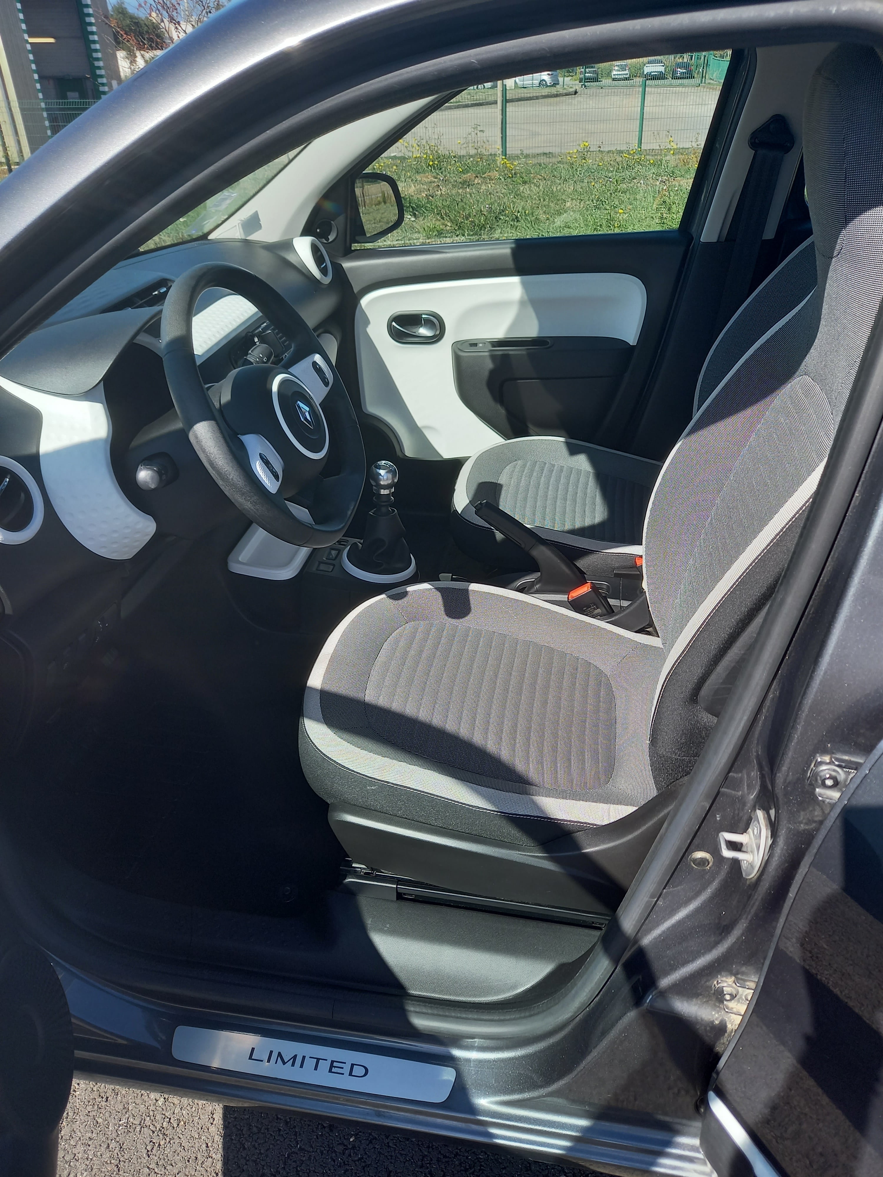 Renault Twingo III 90cv faible km avec Port USB