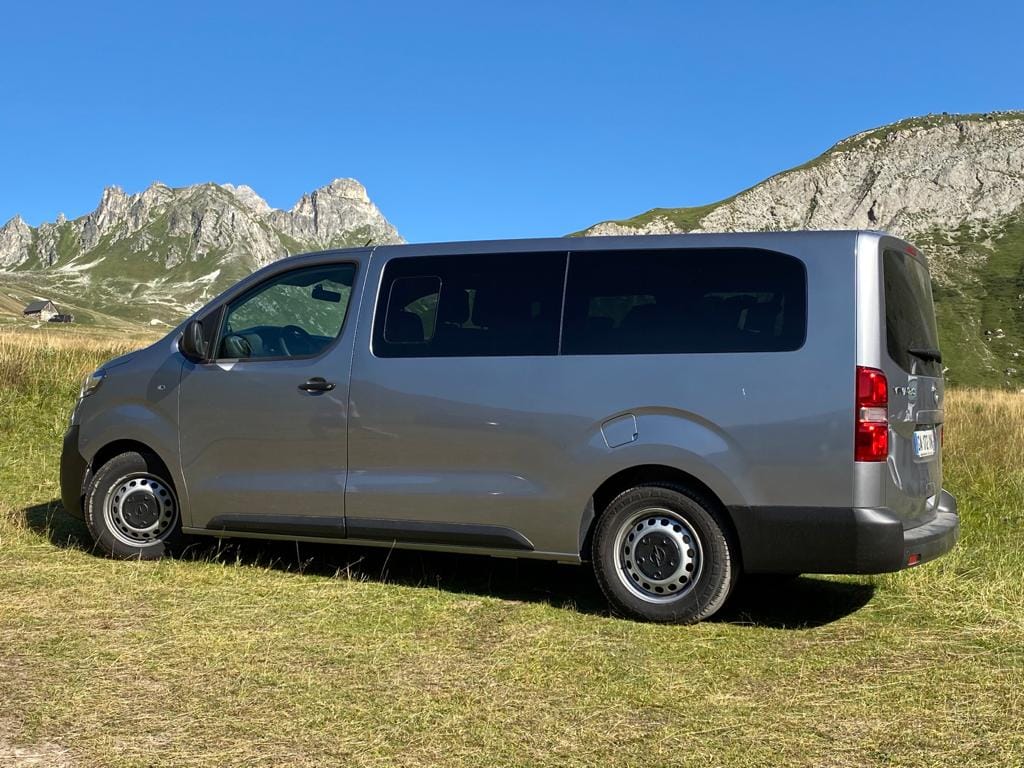 Opel Vivaro Combi, 2021, Diesel, 9 places et plus