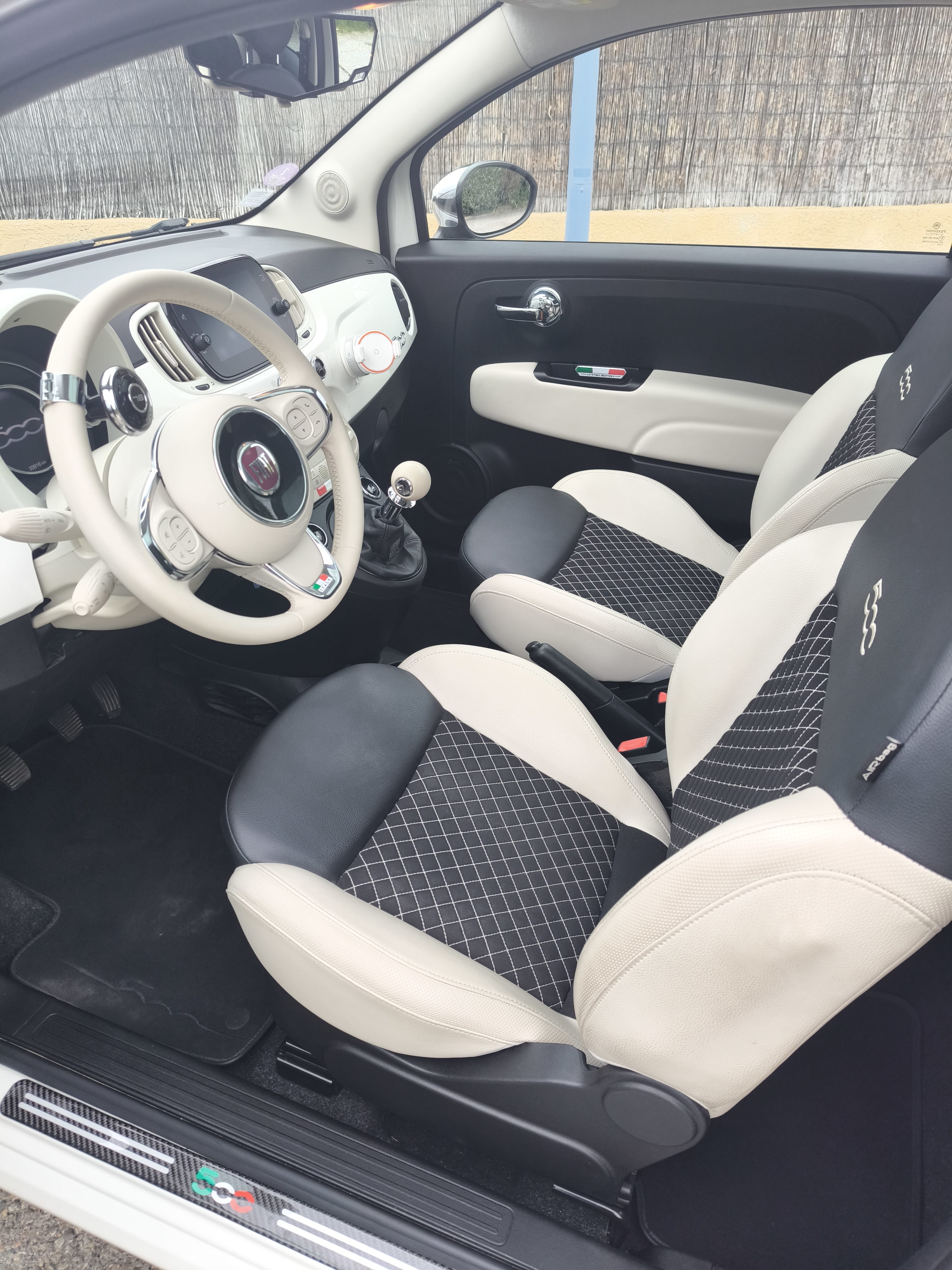 Fiat 500 Hybride avec Apple CarPlay