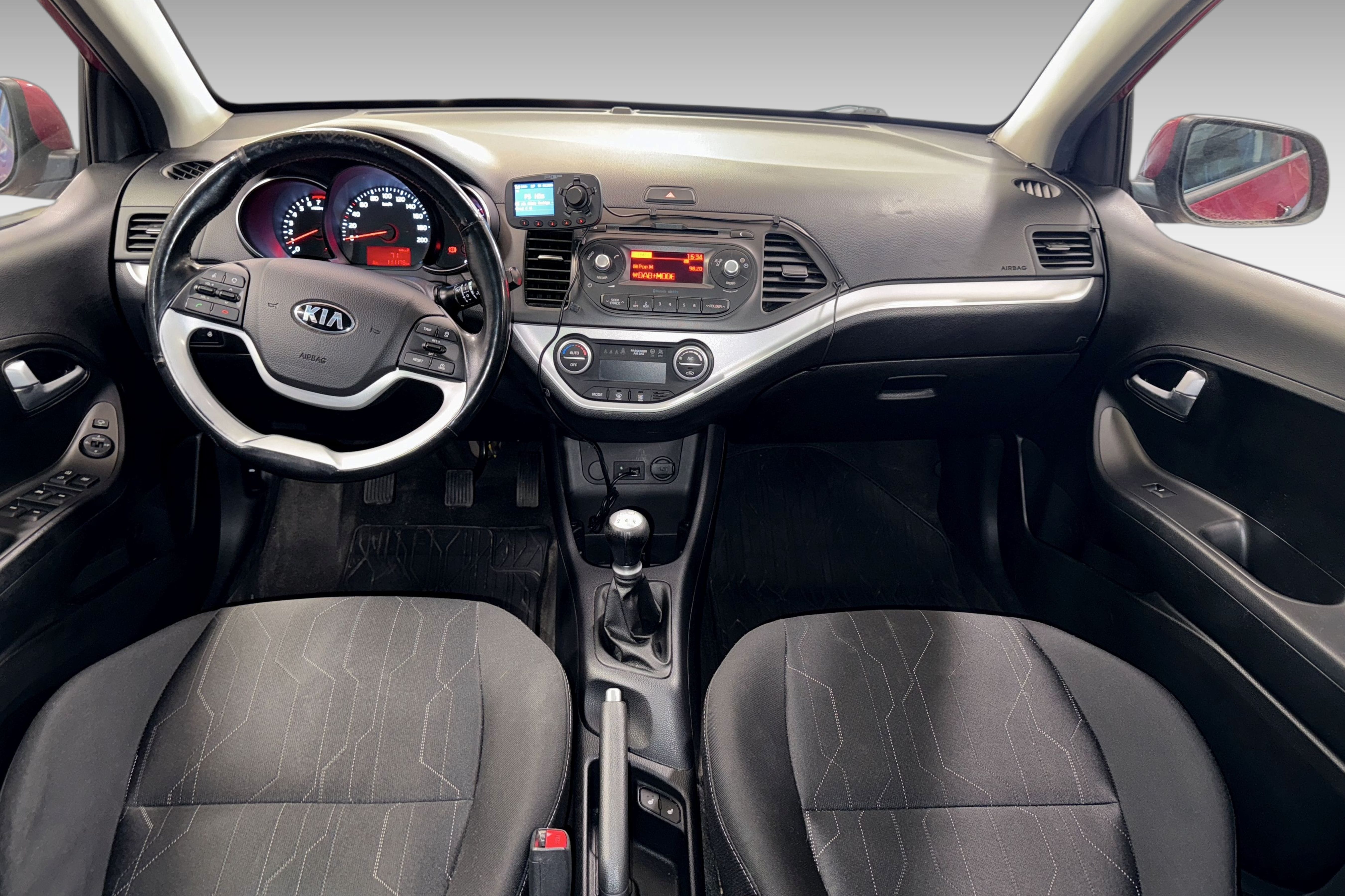 Kia Picanto 2016 BENSIN med Vinterdekk