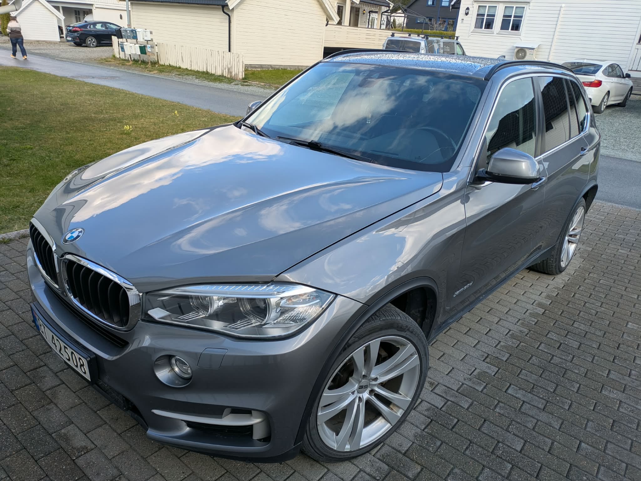 BMW X5 xDrive30d med Babysete