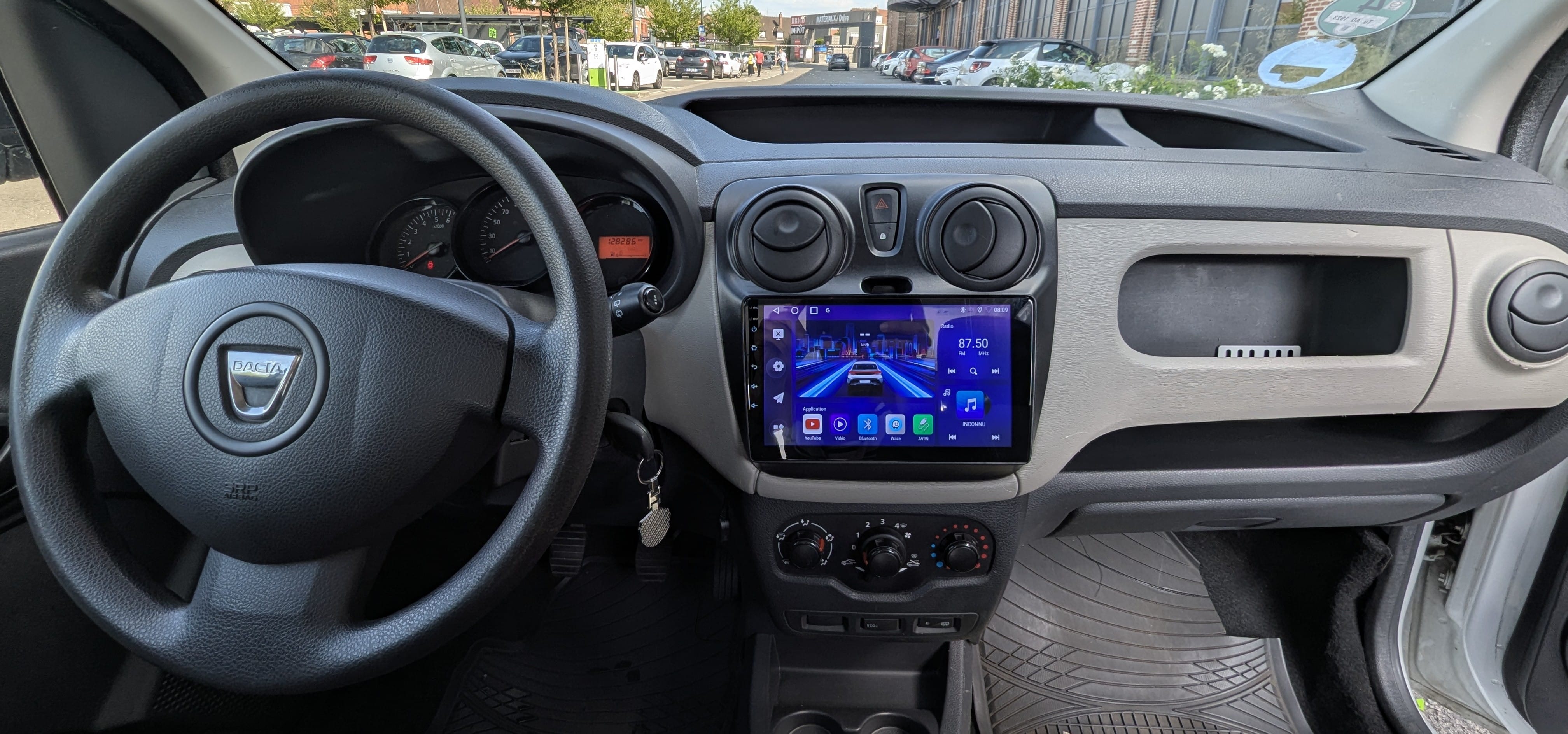 Dacia Dokker Essence / GPL avec Apple CarPlay
