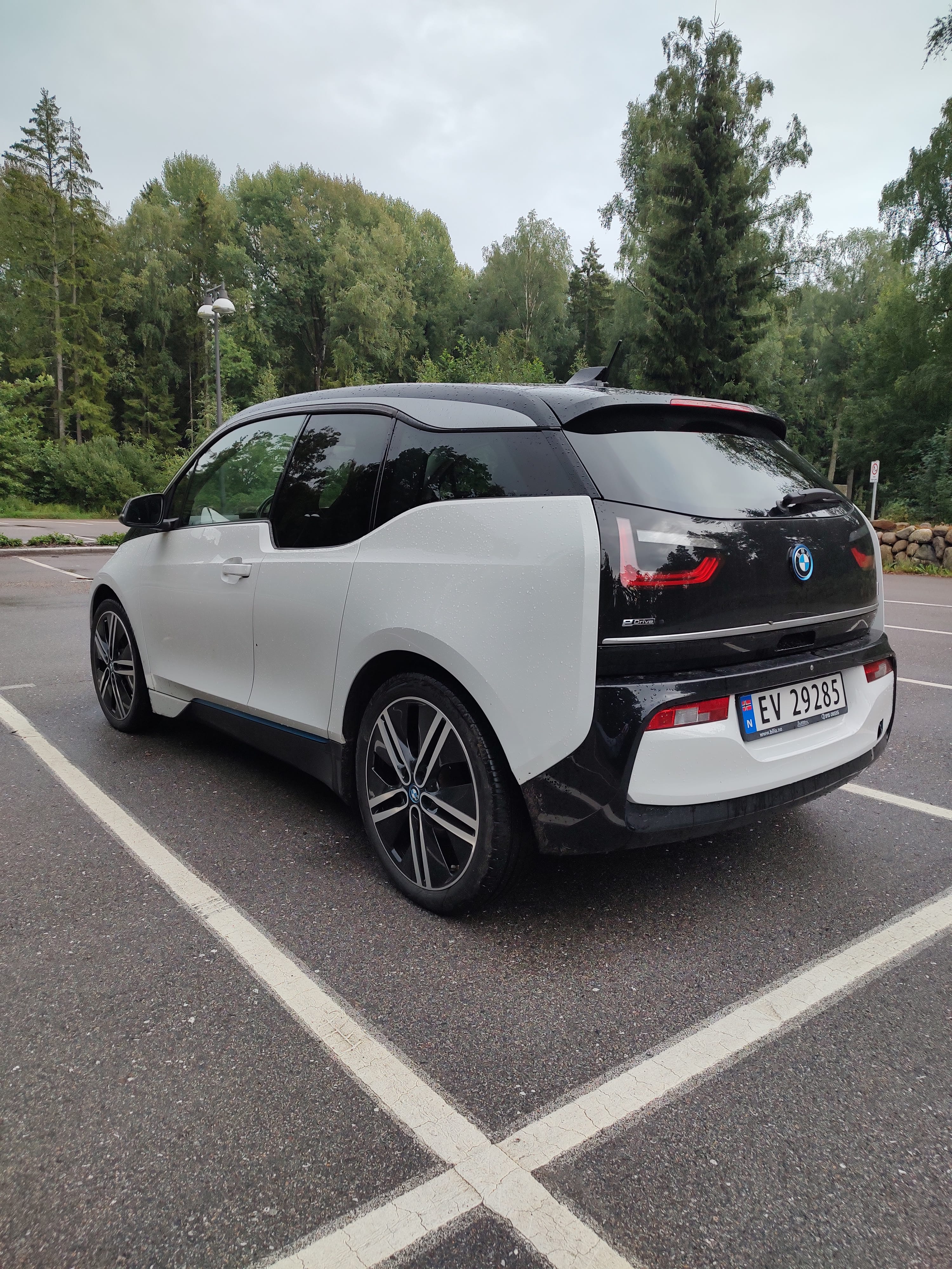 BMW i3 med Babysete