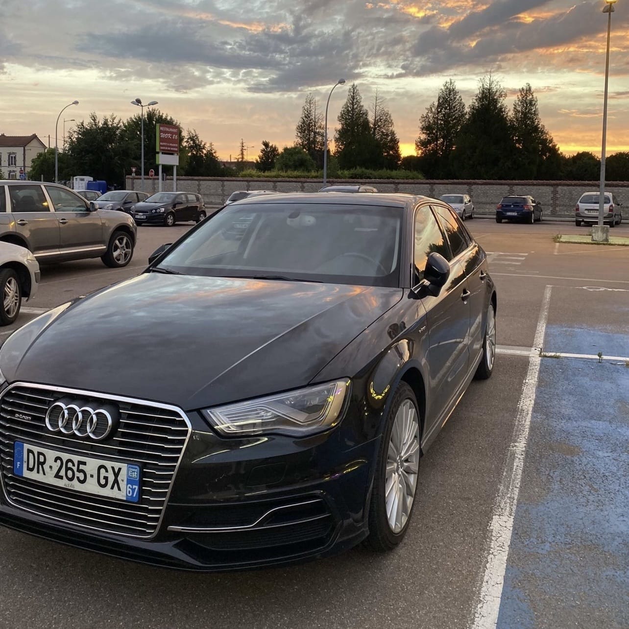 Audi A3 Sportback e-tron, 2015, Essence 95 / Électrique (hybride), automatique