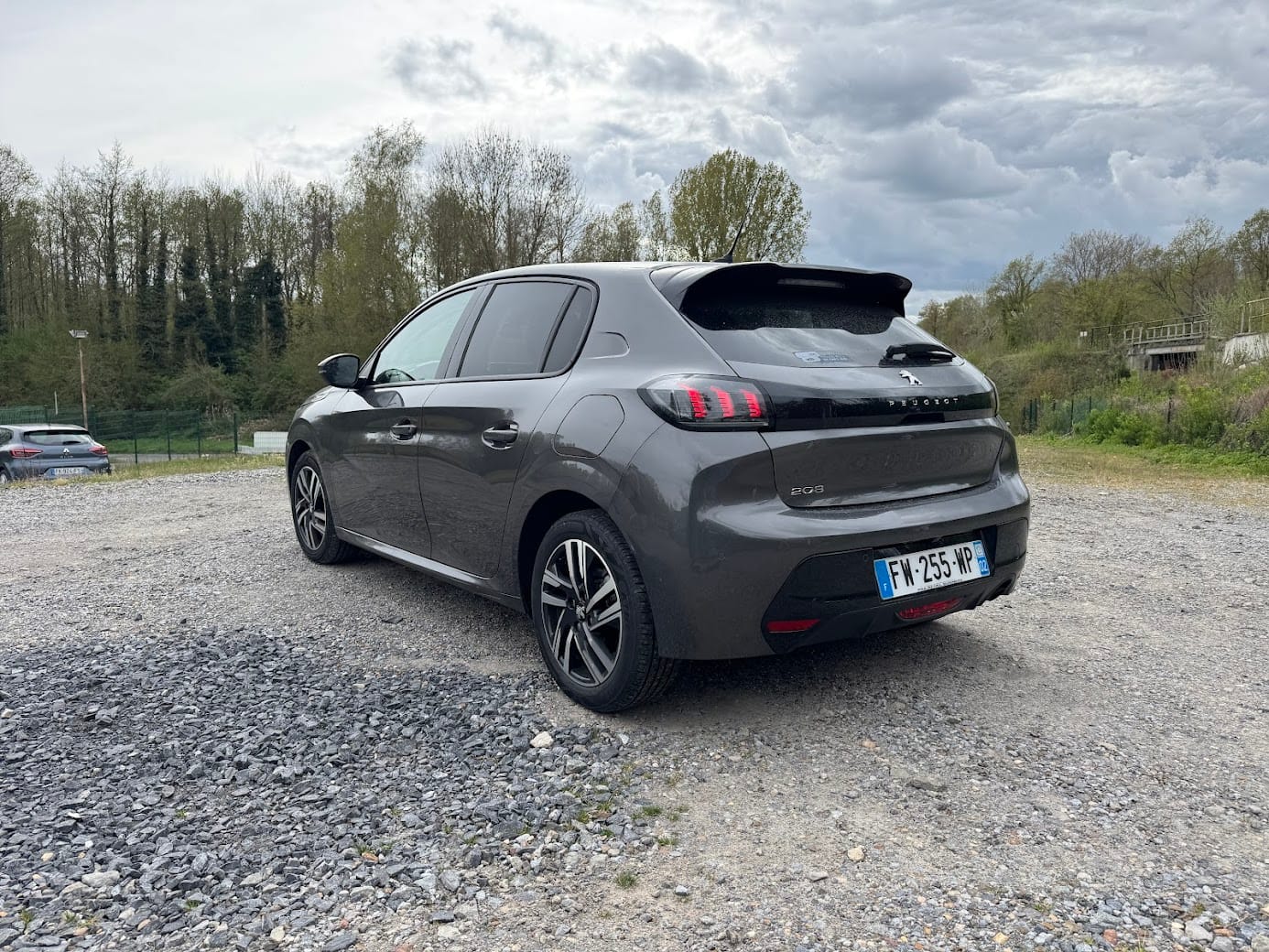 Peugeot 208 Ess BV auto FW255WP avec Régulateur de vitesse
