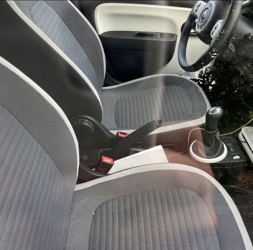 Renault Twingo avec Entrée audio / iPod