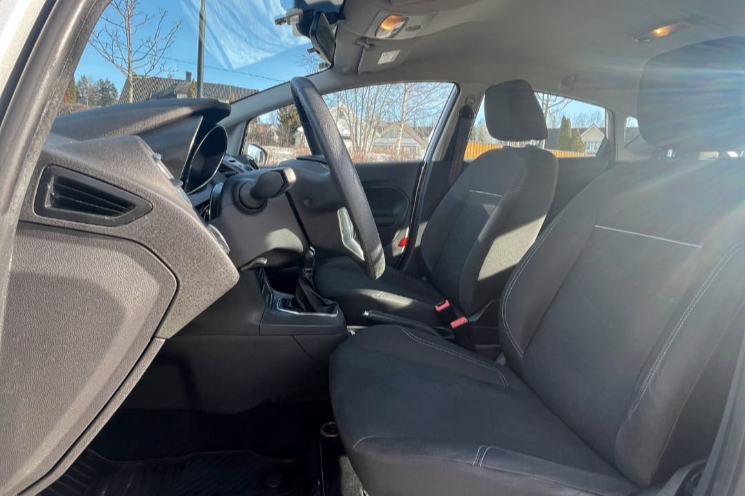 Ford Fiesta met Autostoel baby