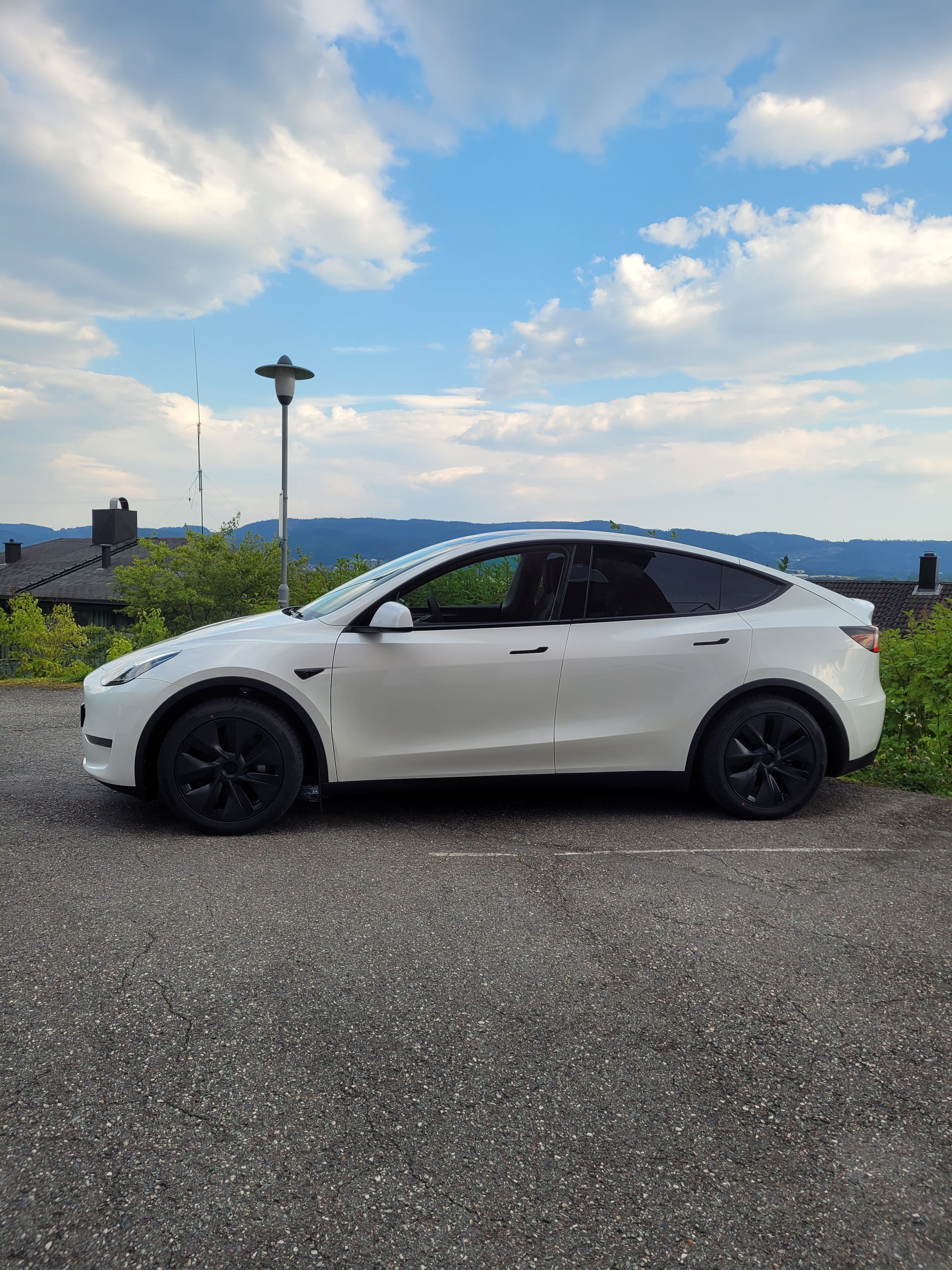 Tesla Model Y Long Range med Aircondition