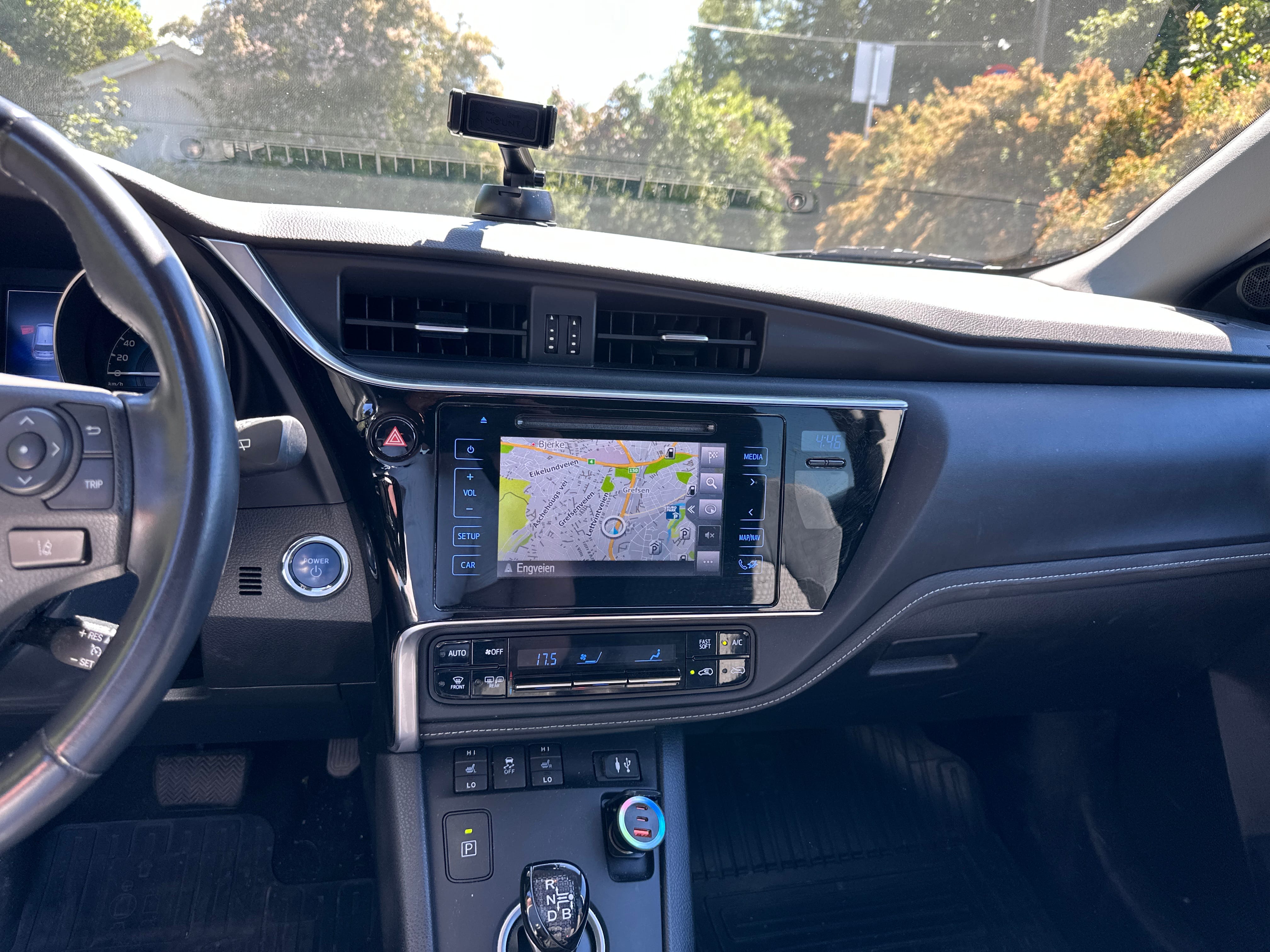 Toyota Auris Touring Sports 1.8 Hybrid med Bluetooth audio