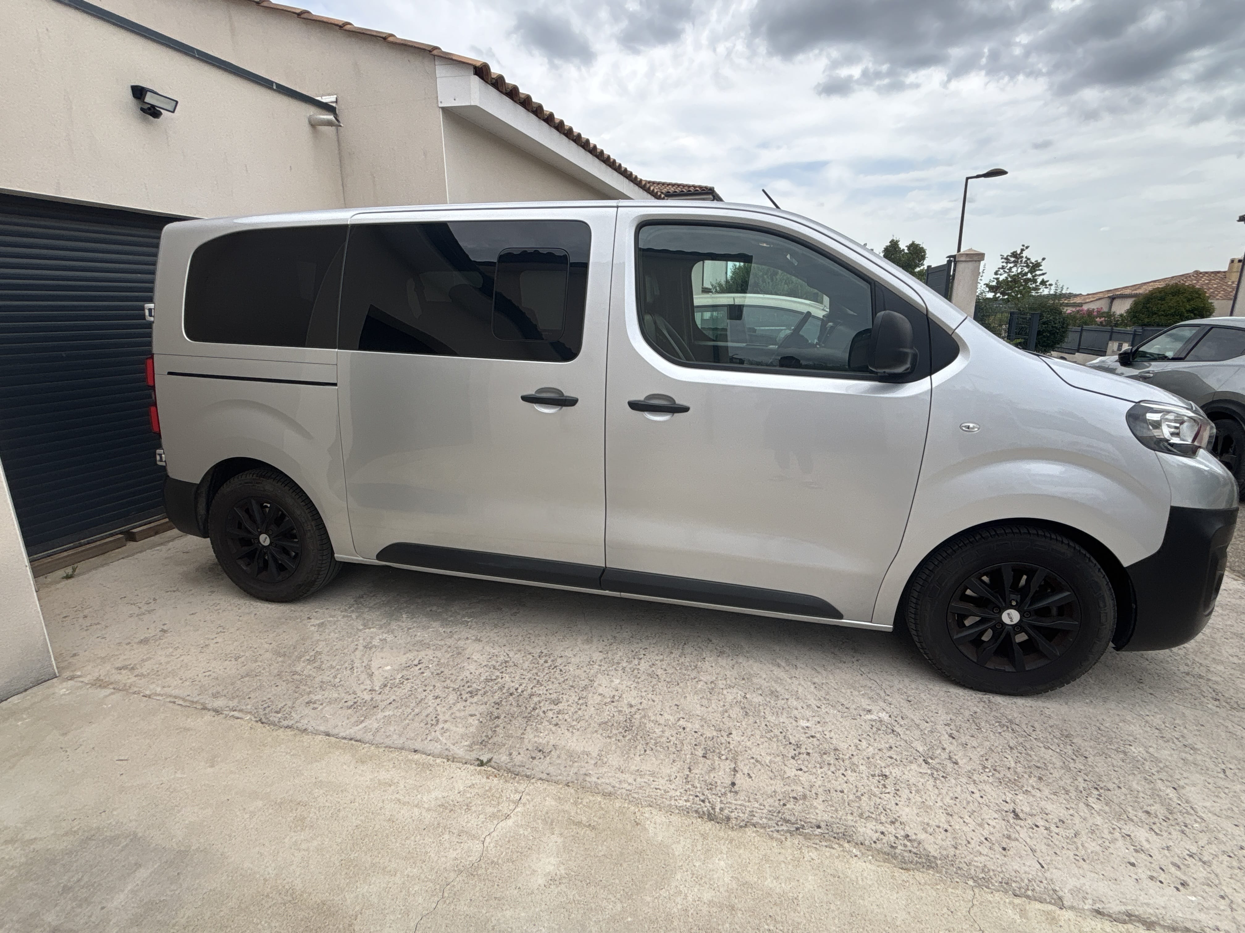 Peugeot Traveller avec Climatisation