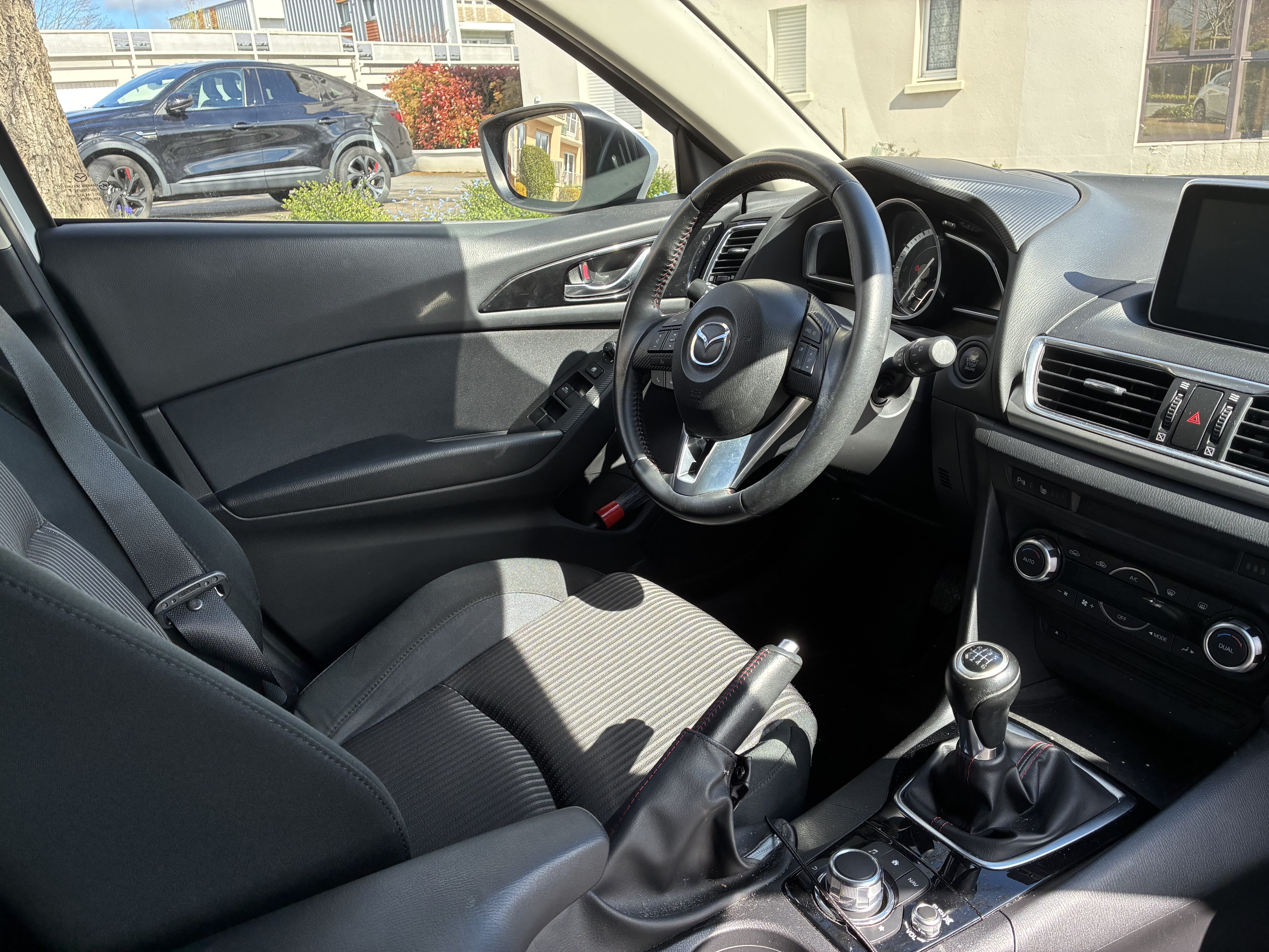 Mazda 3 avec GPS