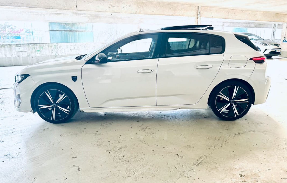 Peugeot 308 GT, 2022, Essence 95 / Électrique (hybride), automatique