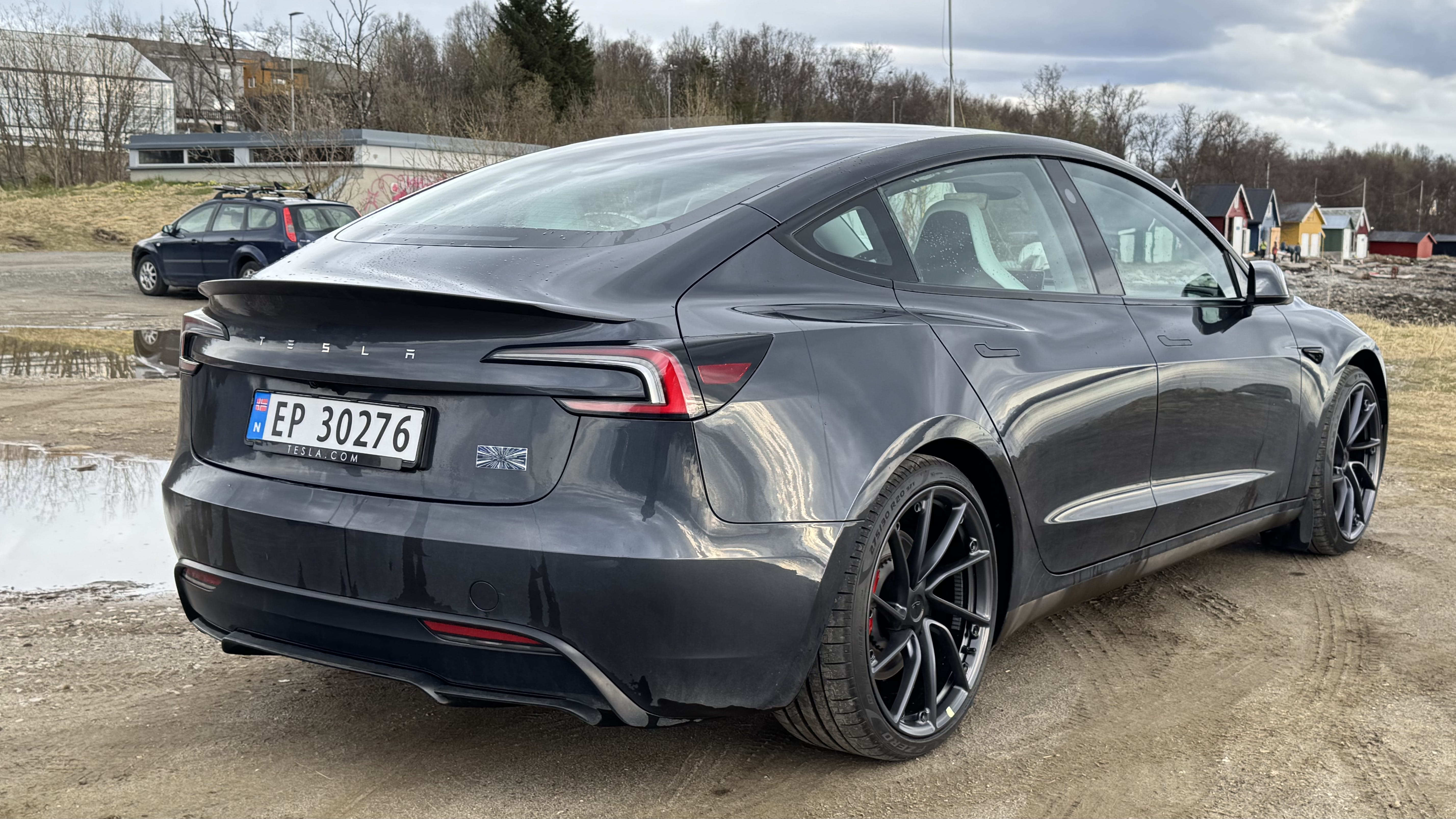Tesla Model 3 Performance mit Rückfahrkamera