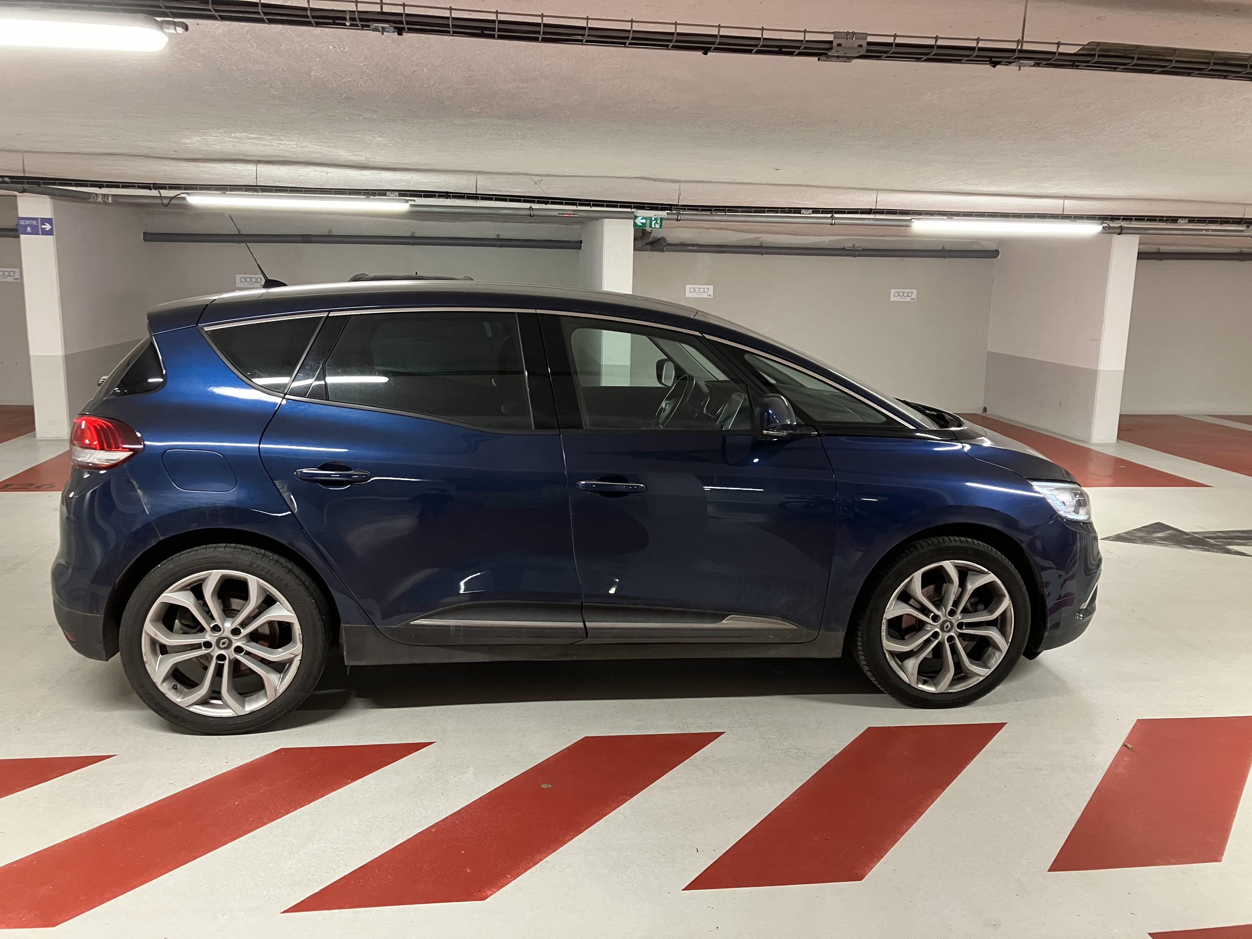 Renault Scenic avec Climatisation
