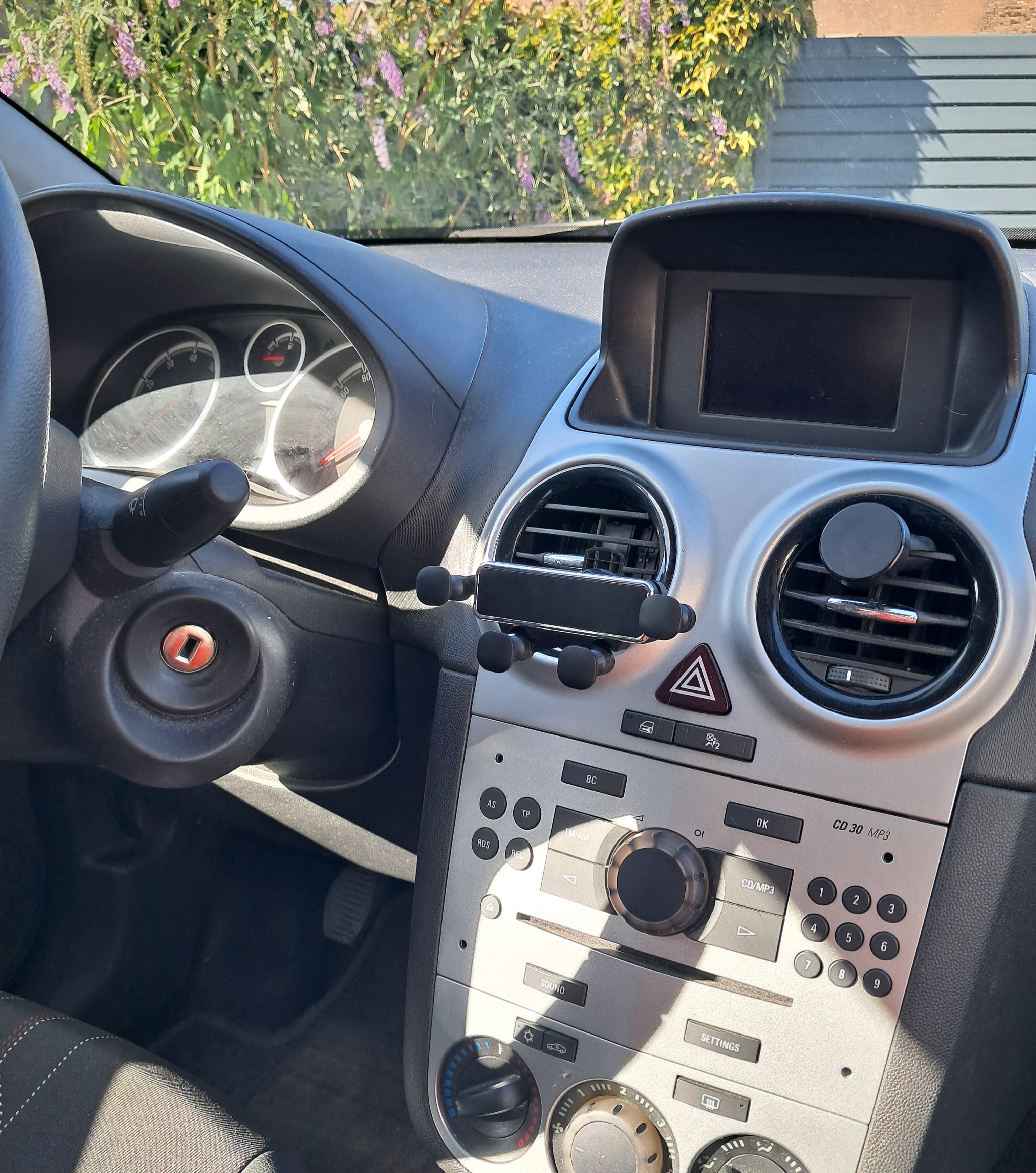 Opel Corsa avec Autoradio
