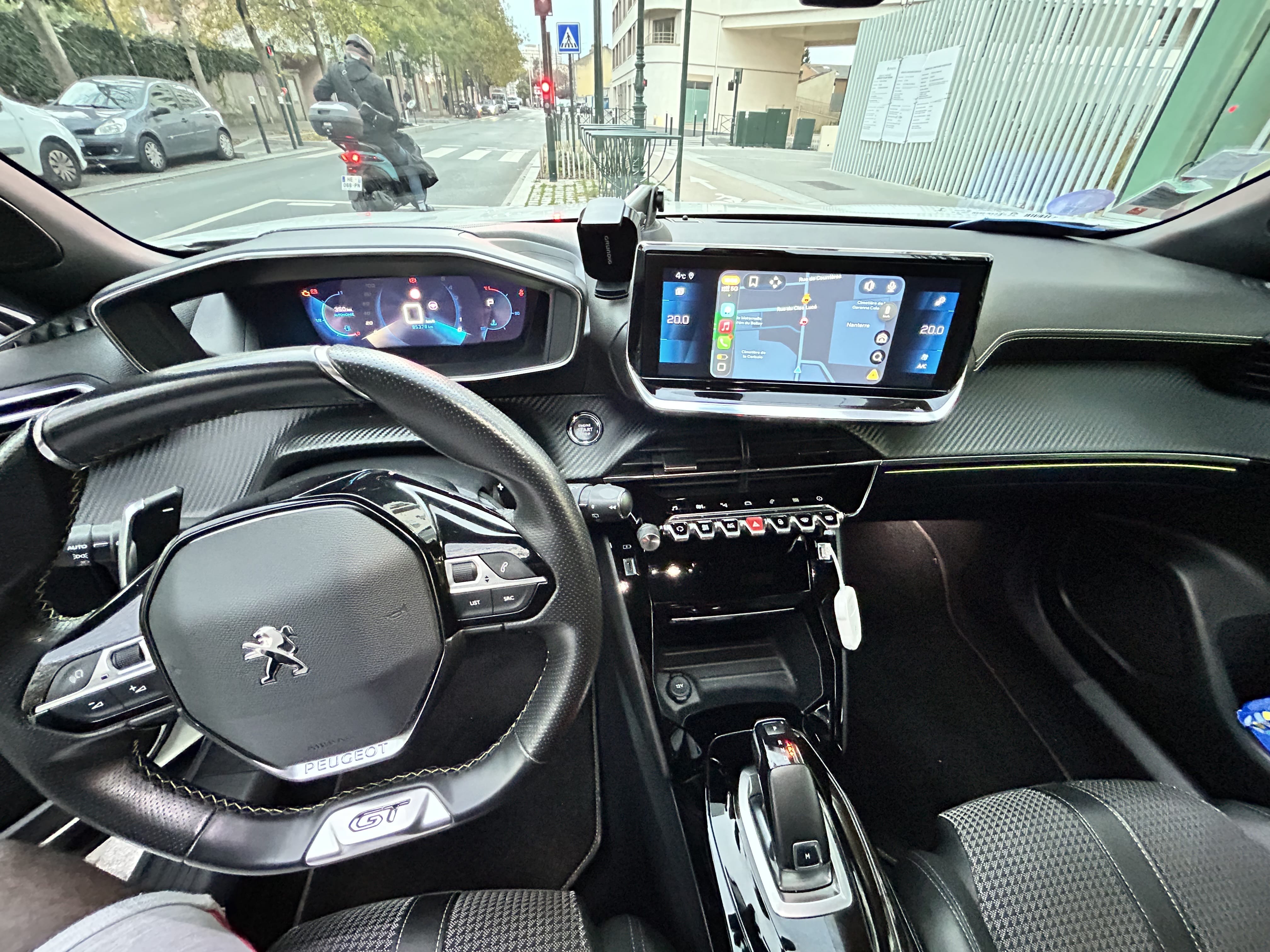 Peugeot 2008 avec GPS