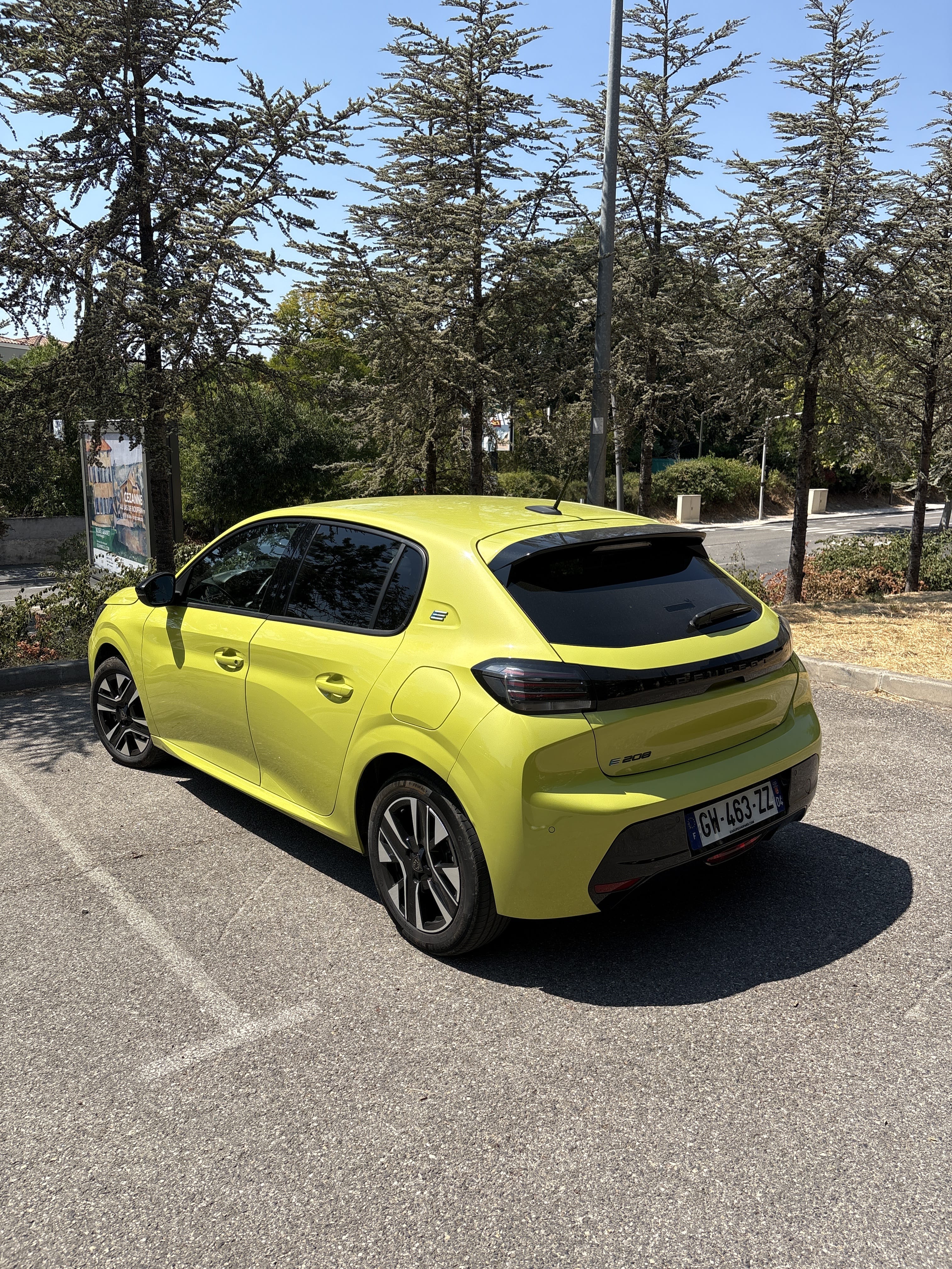 Peugeot e-208 Style avec GPS