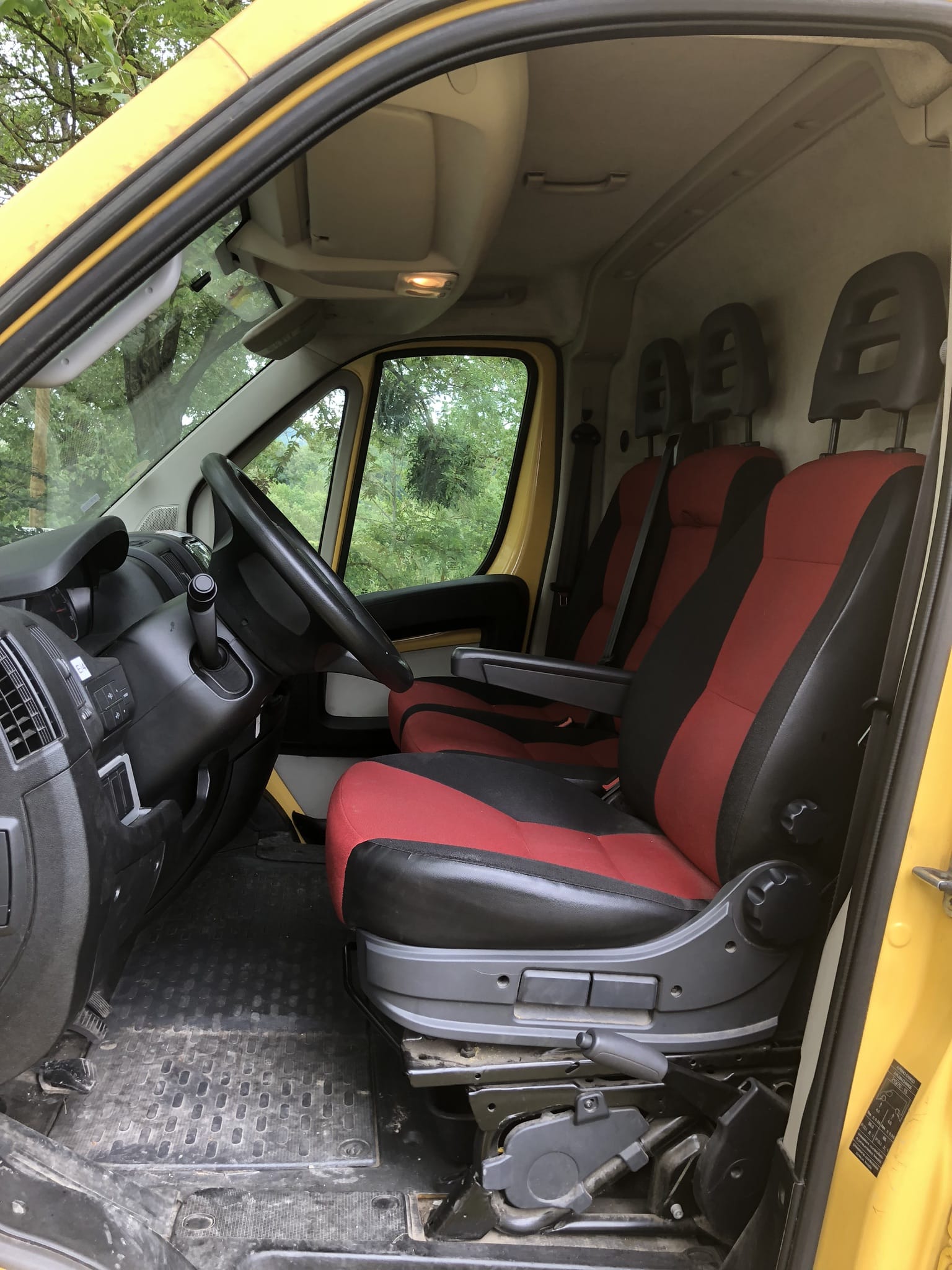 Fiat Ducato avec 2 Diables, Sangles et Chariot plateforme avec Audio Bluetooth