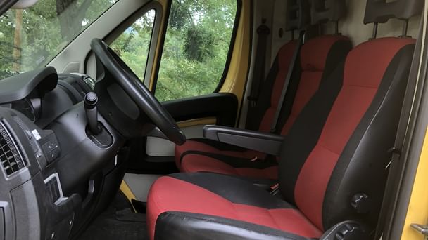 Fiat Ducato avec 2 Diables, Sangles et Chariot plateforme avec Audio Bluetooth