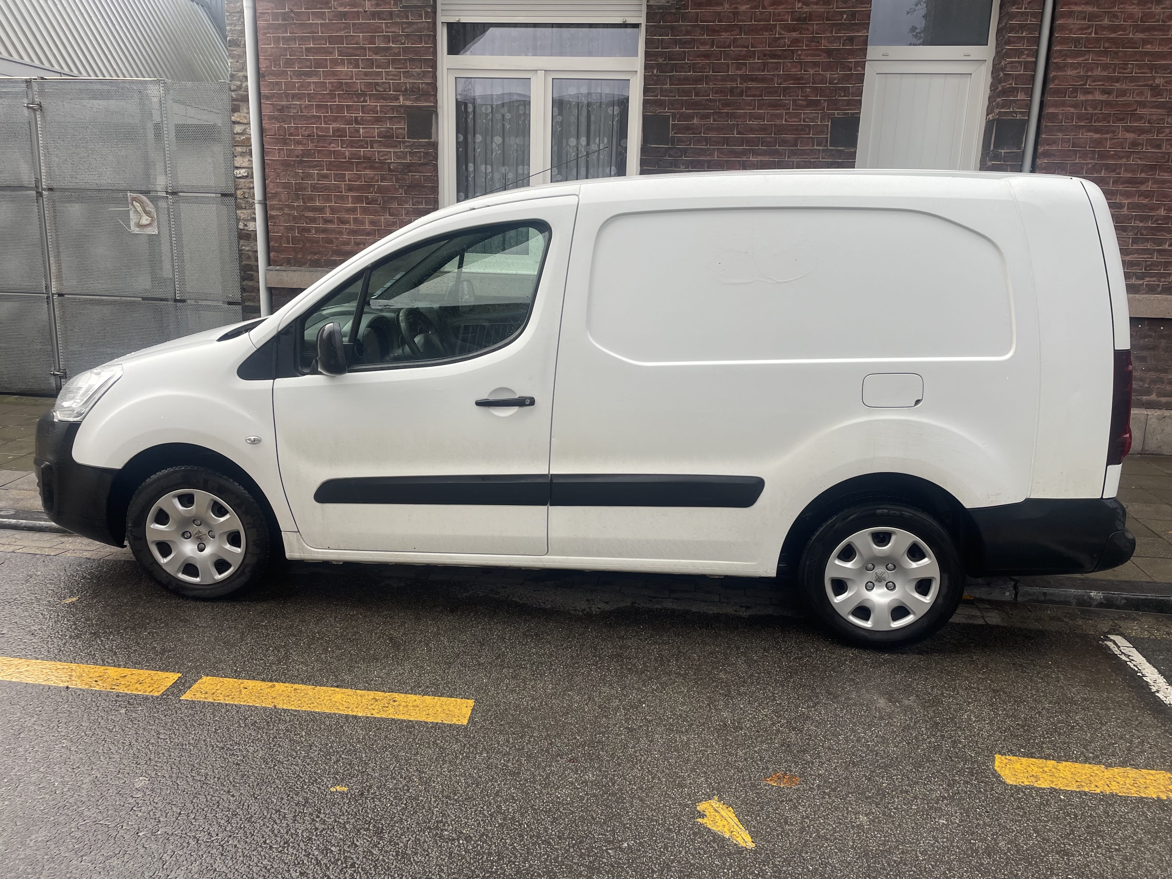 Peugeot Partner Fourgon with Air conditioning