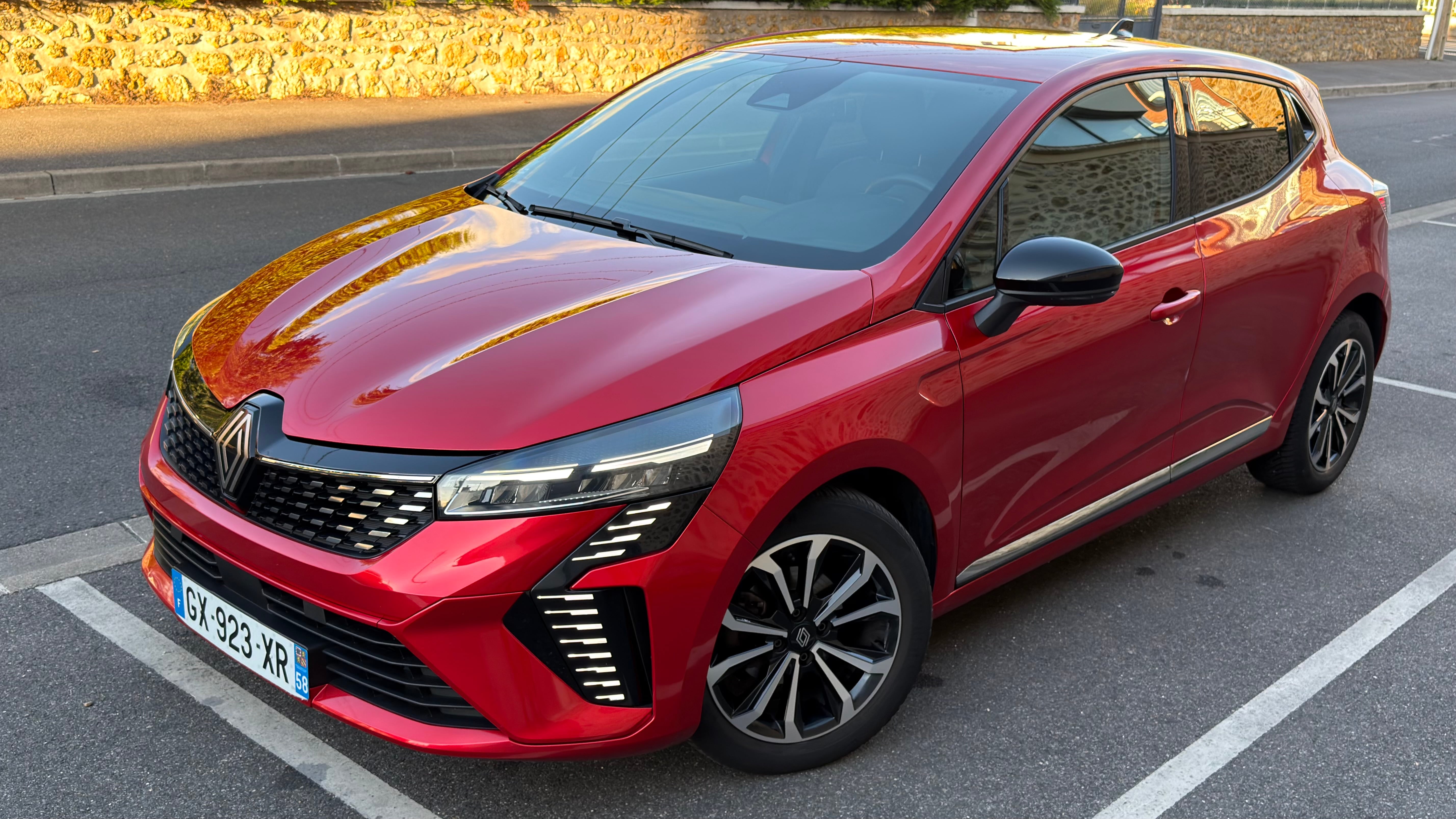 Renault Clio, 2024, Essence 95