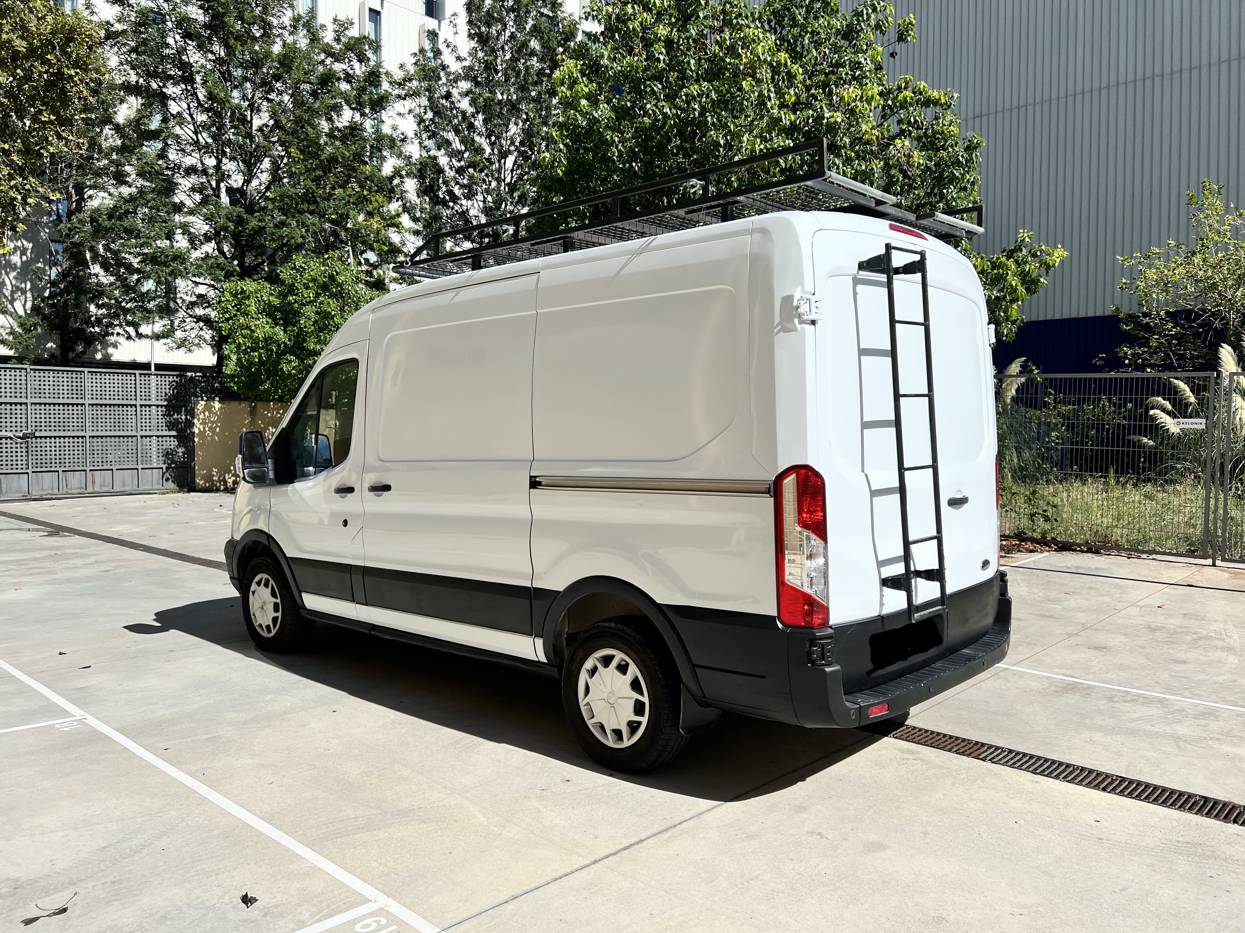 Ford Transit Furgoneta L2H2 mit Tempomat