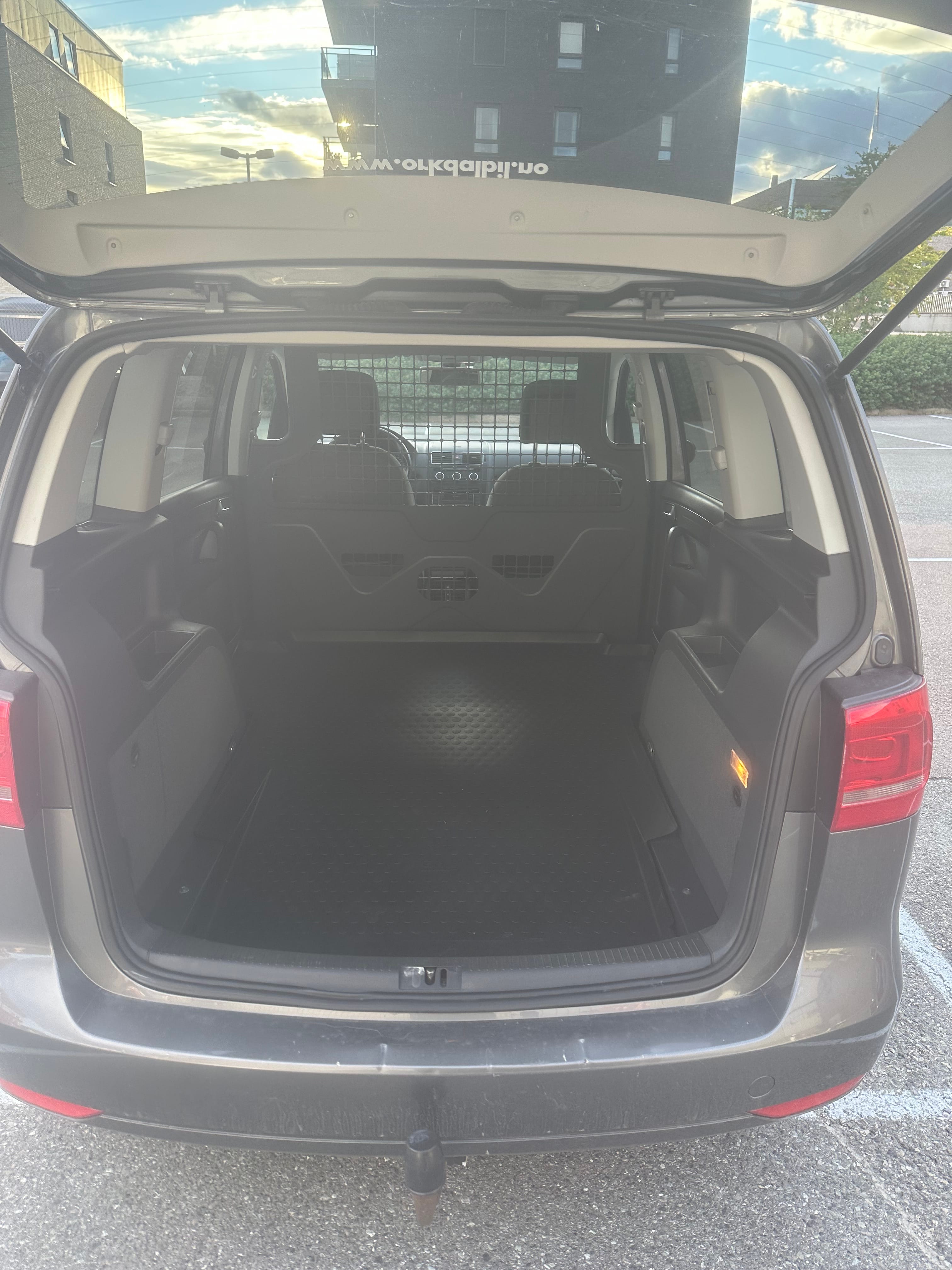 Volkswagen Touran med Lydinngang