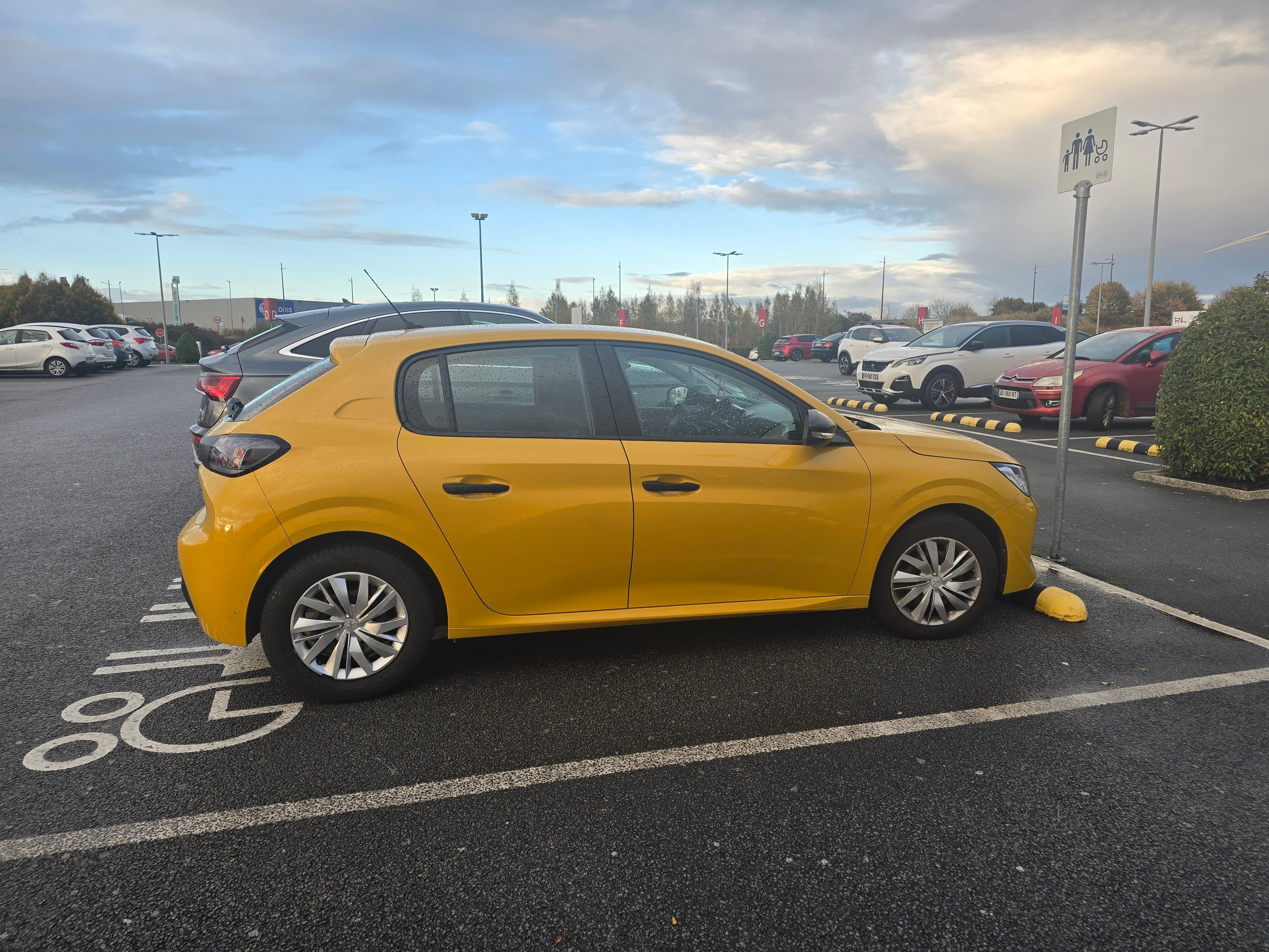 Peugeot 208, 2020, Essence 98