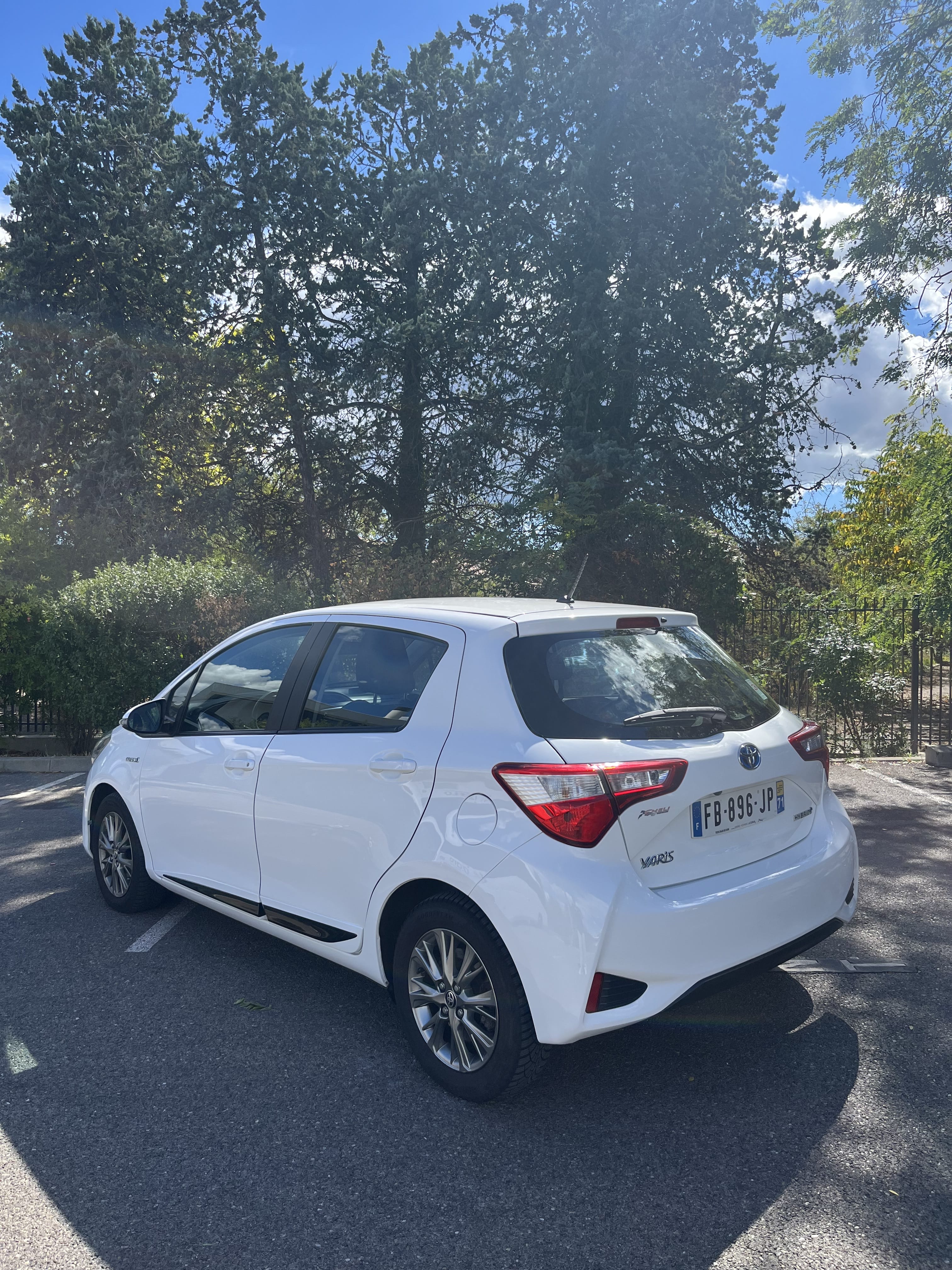 Toyota Yaris Hybride with Cruise control