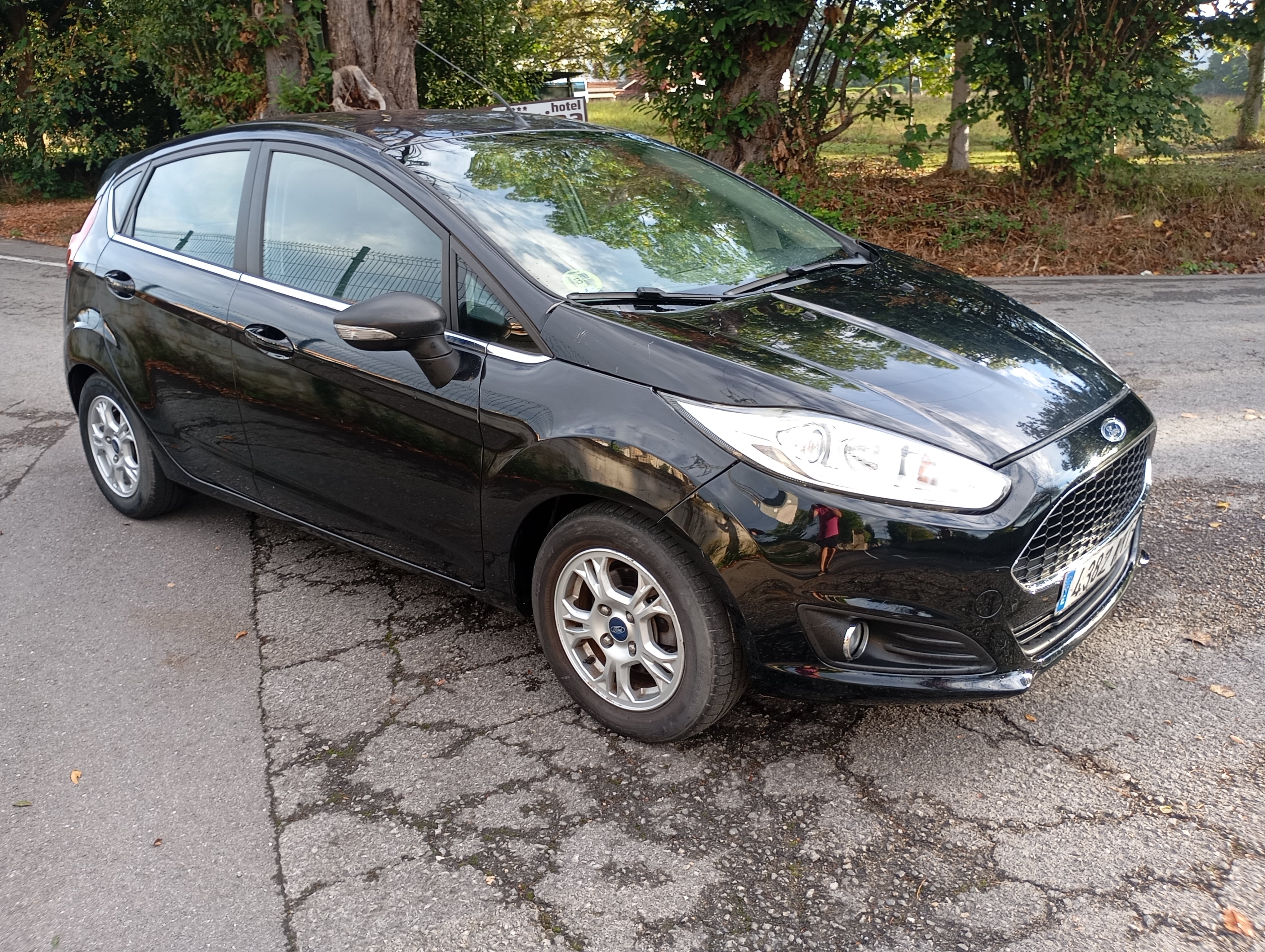 Ford Fiesta SE con Aire acondicionado